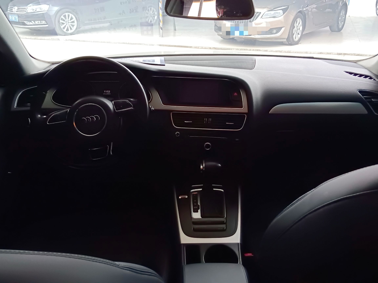 奥迪A4L 2013款 35 TFSI 自动标准型