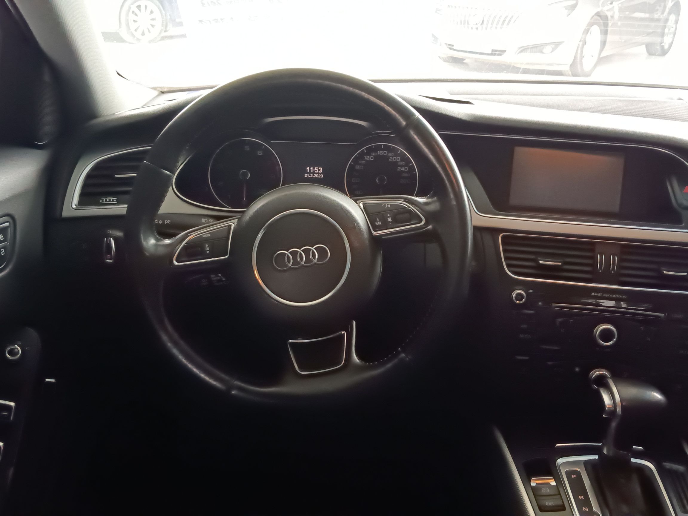 奥迪A4L 2013款 35 TFSI 自动标准型