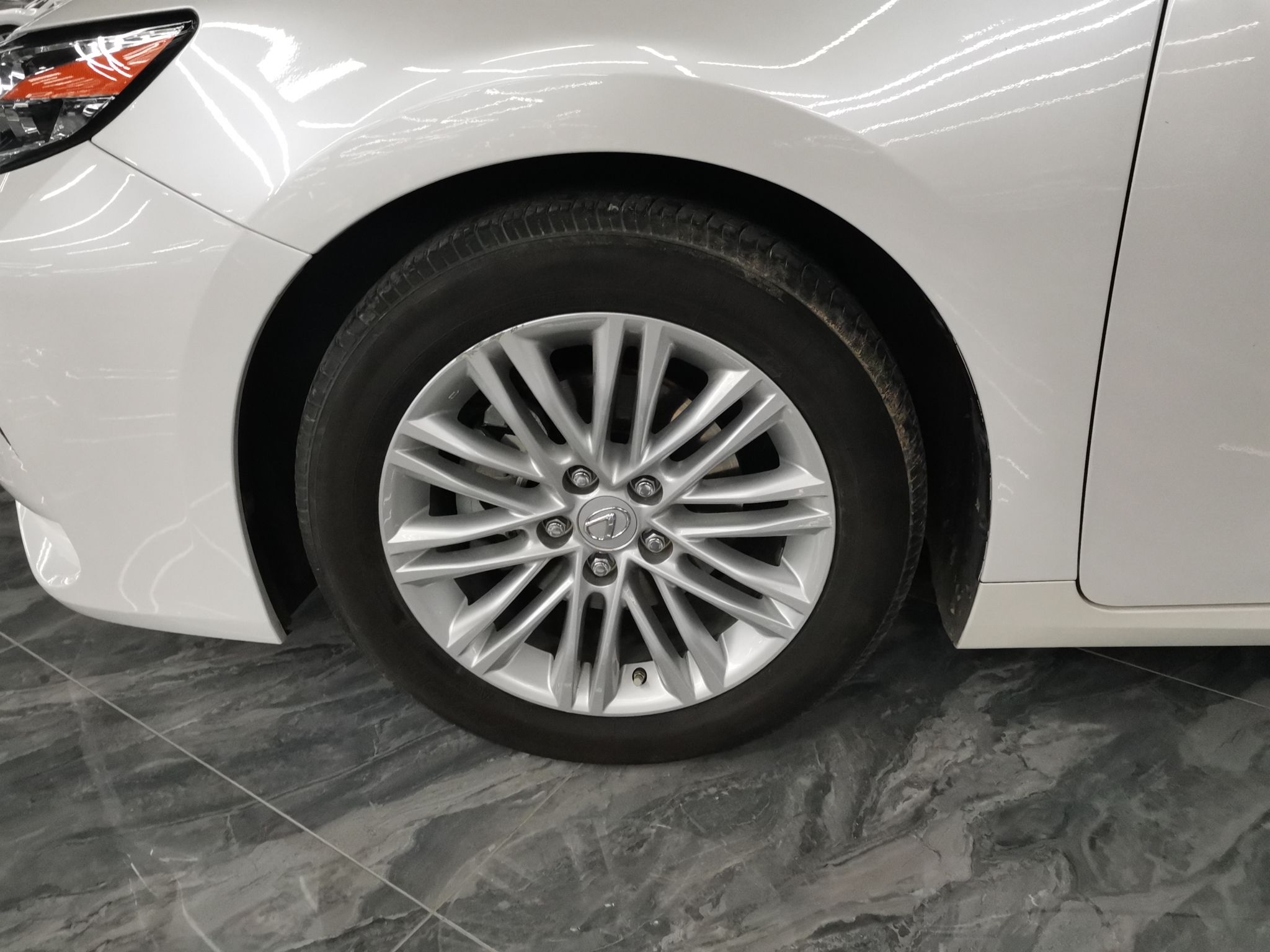 雷克萨斯ES 2015款 200 精英版