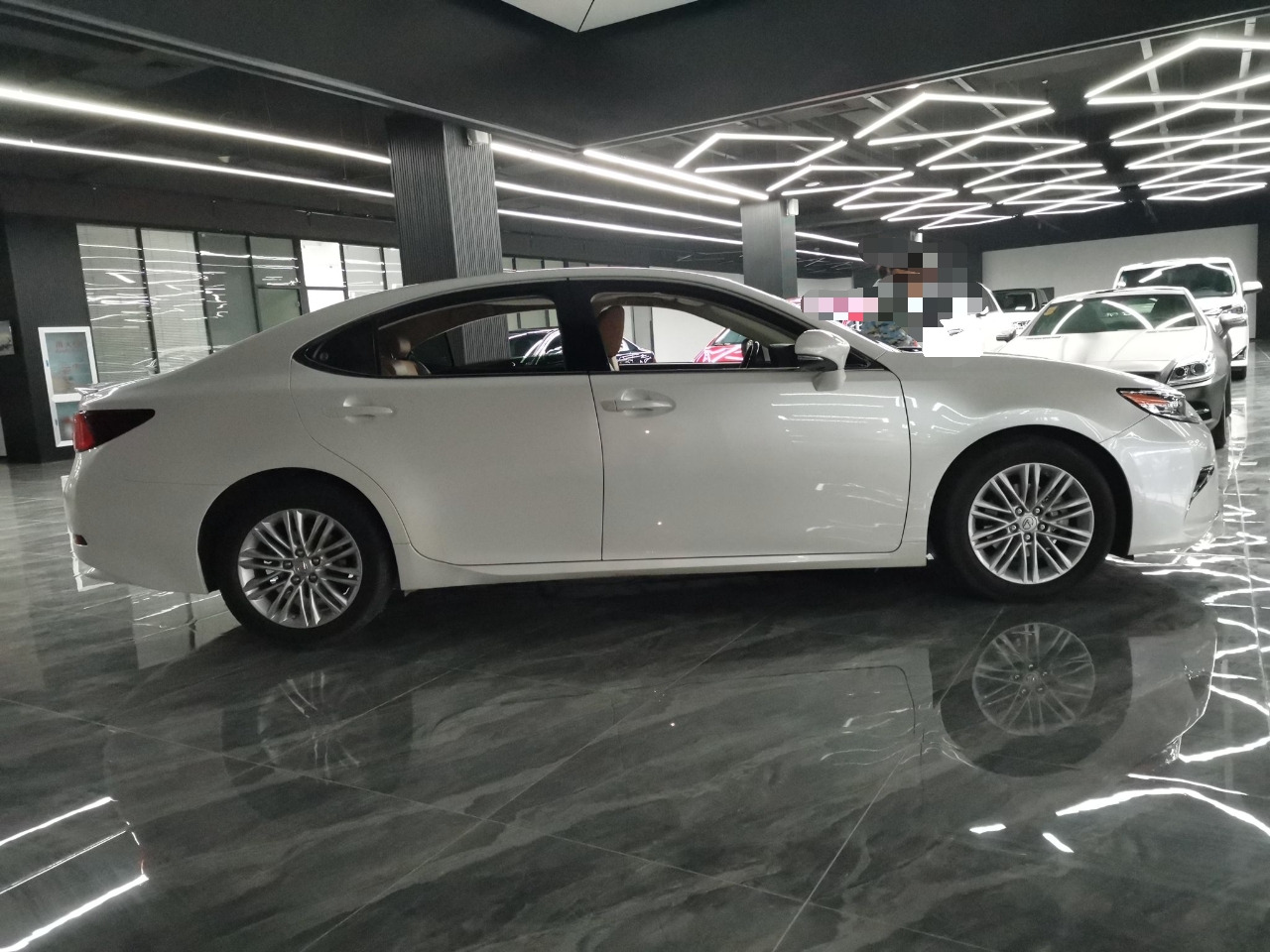 雷克萨斯ES 2015款 200 精英版