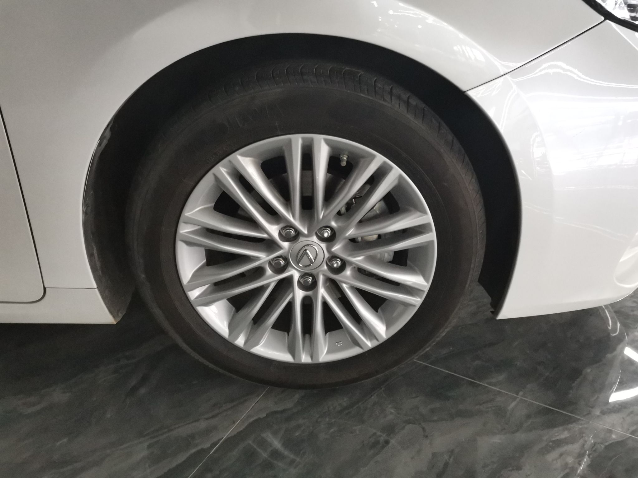 雷克萨斯ES 2015款 200 精英版