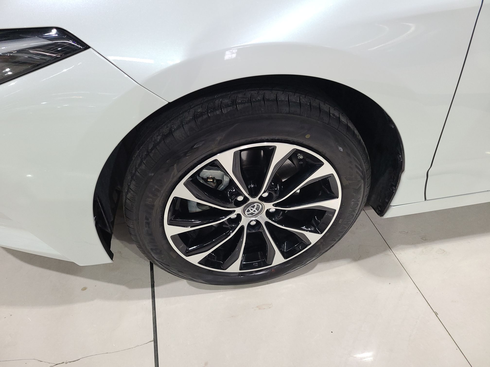 丰田 亚洲龙 2022款 2.0L 豪华版