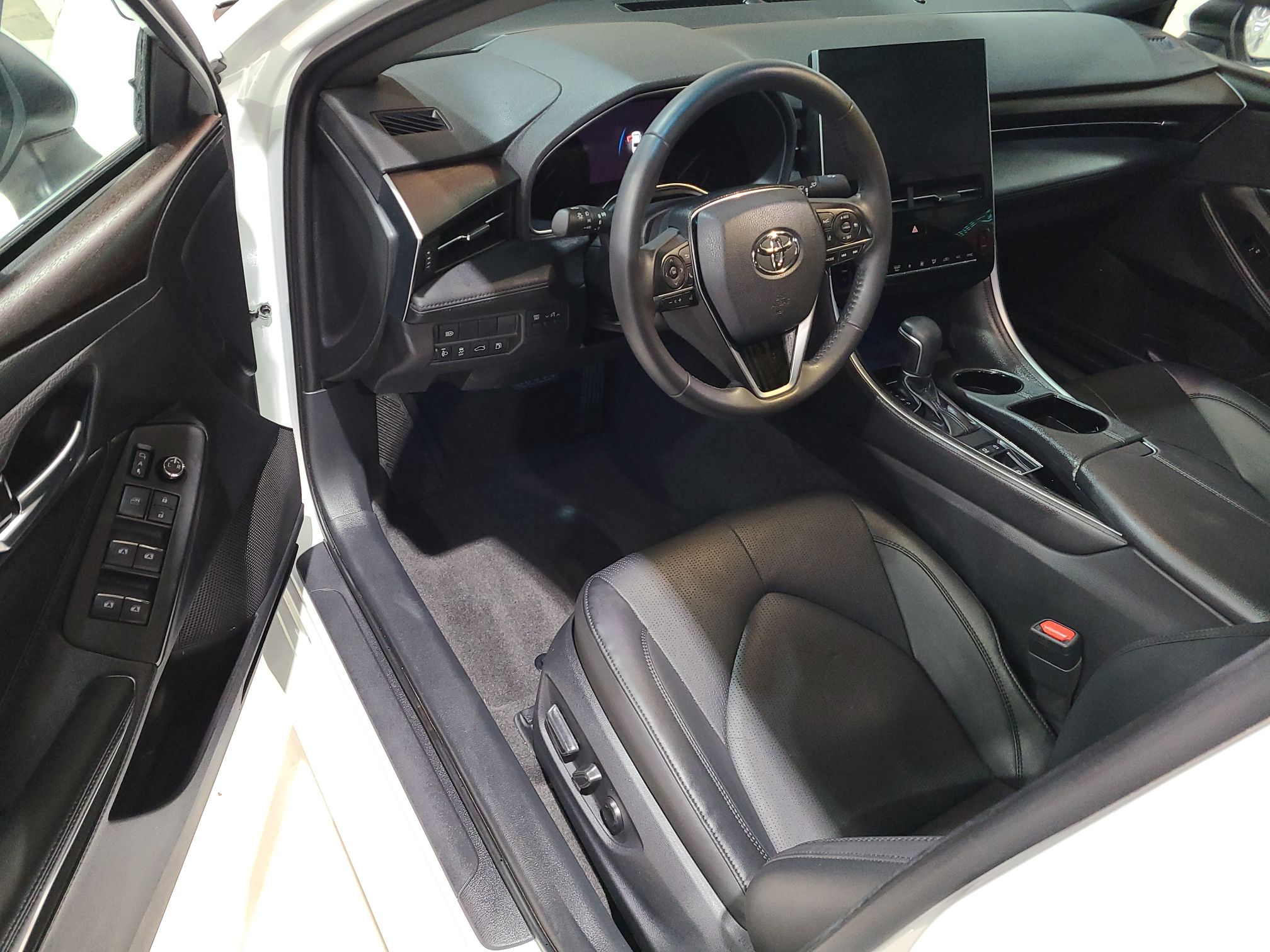 丰田 亚洲龙 2022款 2.0L 豪华版