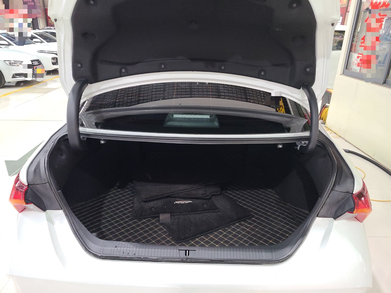 丰田 亚洲龙 2022款 2.0L 豪华版