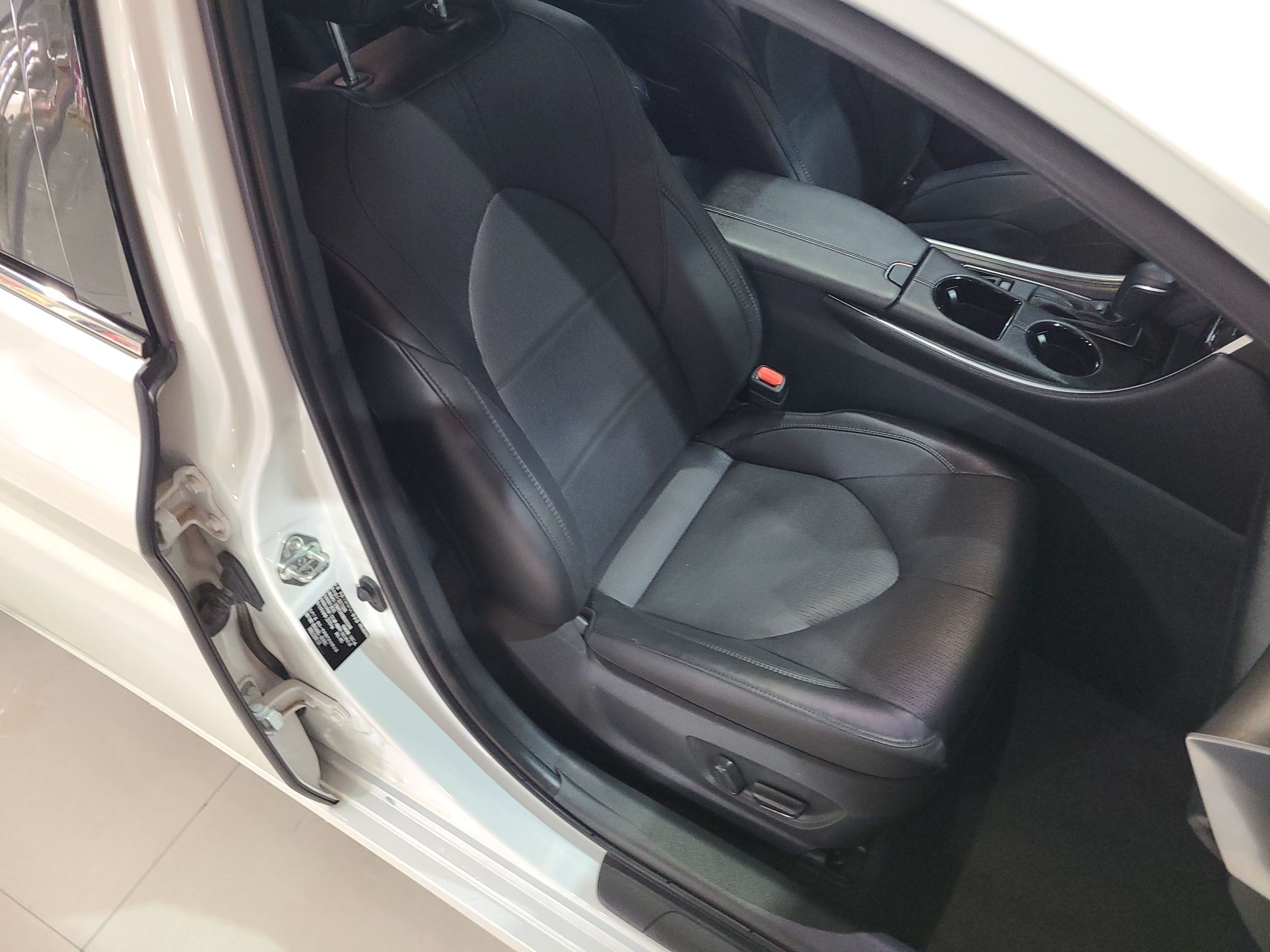 丰田 亚洲龙 2022款 2.0L 豪华版