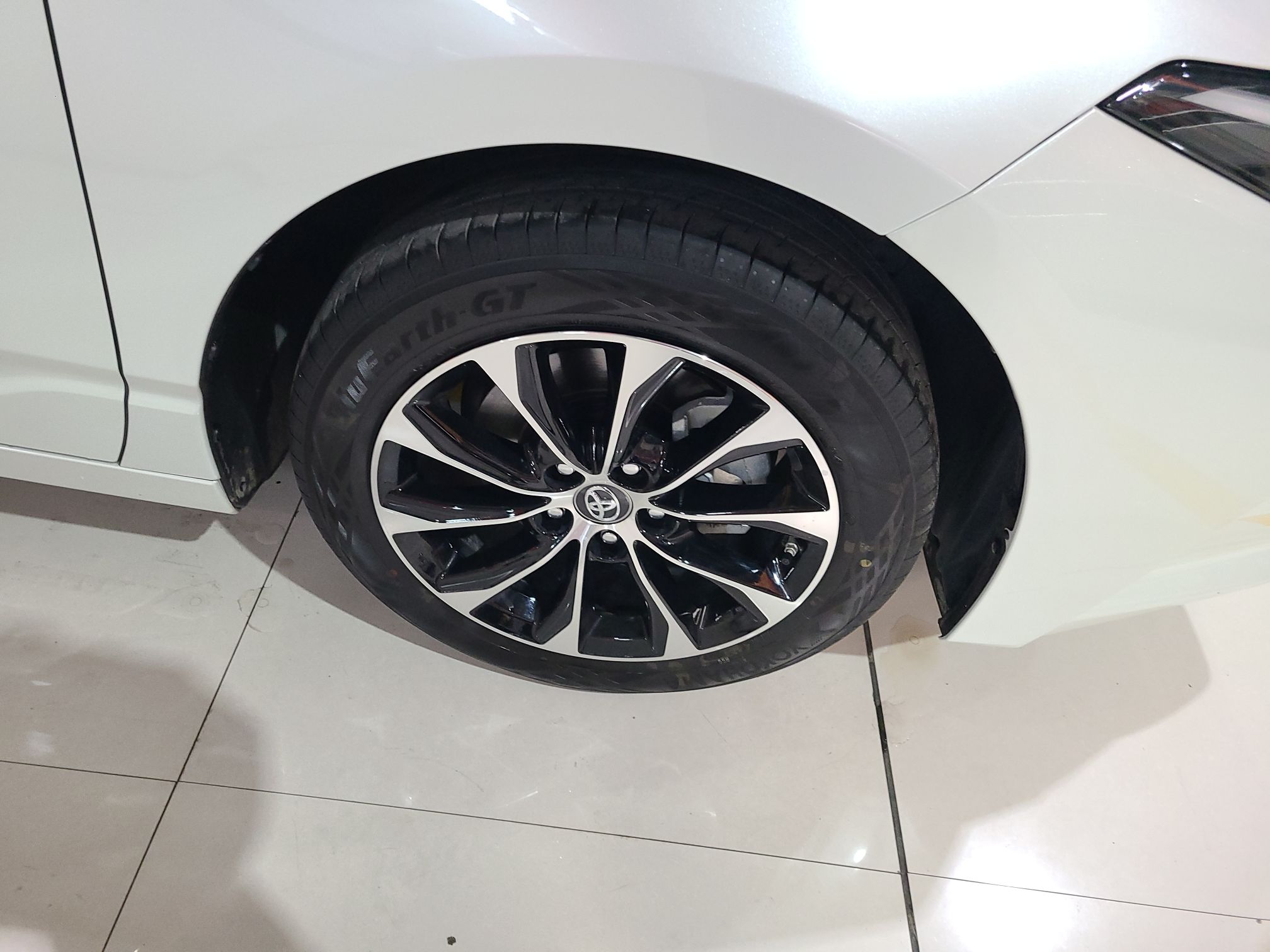 丰田 亚洲龙 2022款 2.0L 豪华版