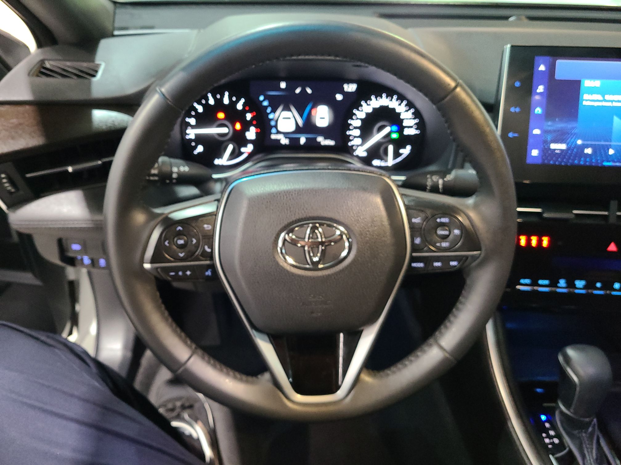 丰田 亚洲龙 2022款 2.0L 豪华版