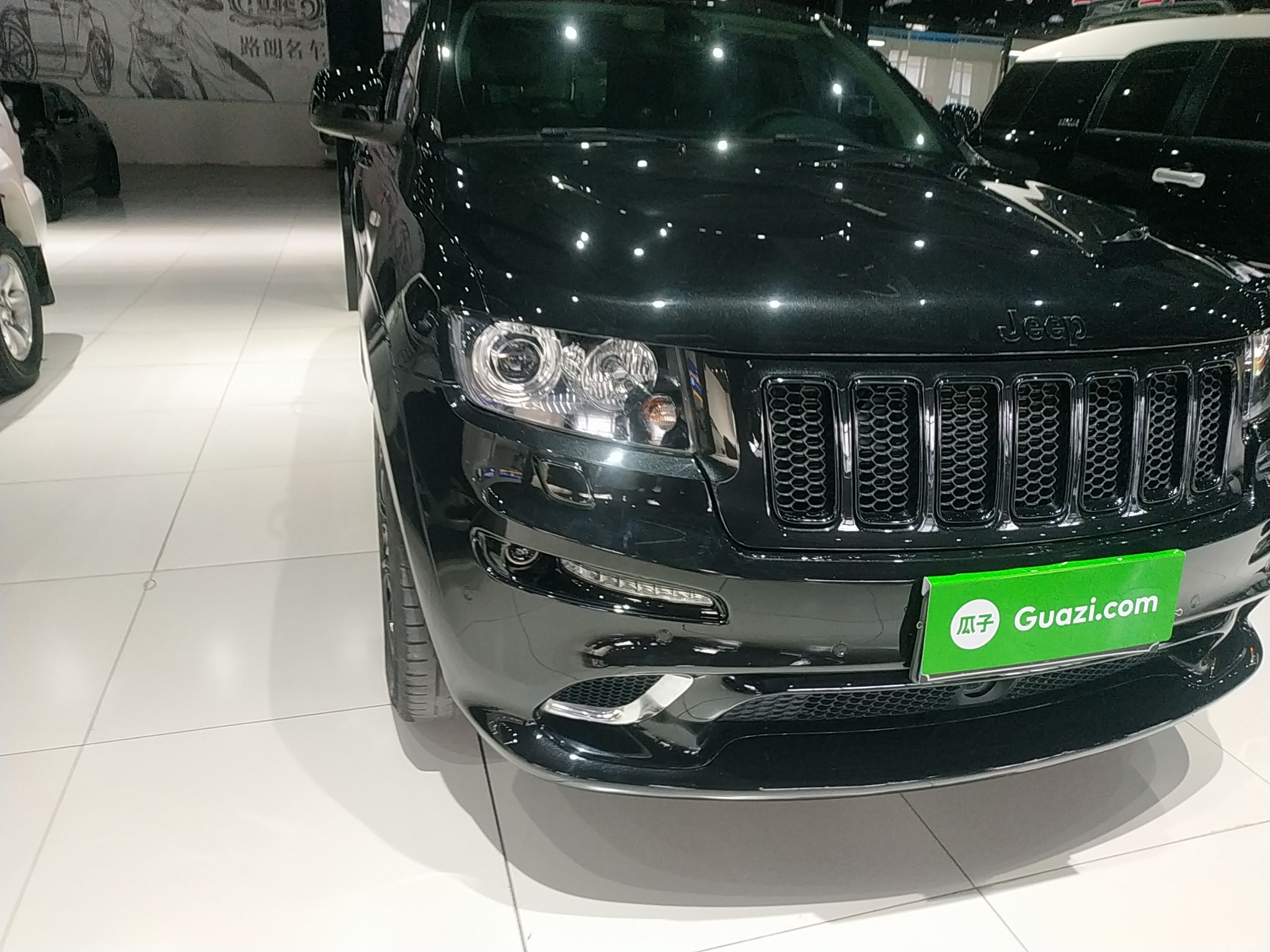 Jeep 大切诺基 SRT 2013款 6.4L SRT8 炫黑版