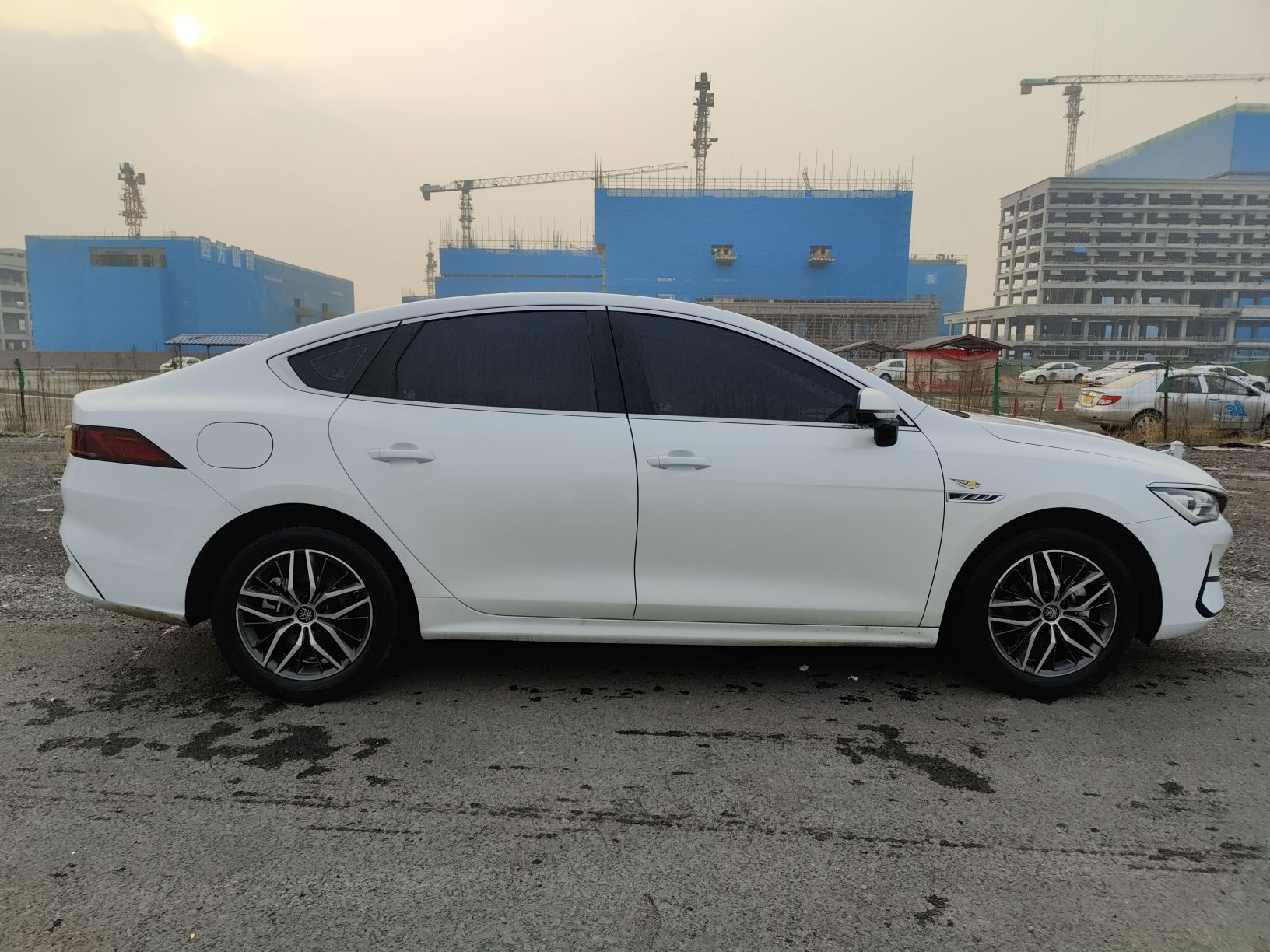 比亚迪 秦PLUS 2021款 EV 500KM 尊贵型