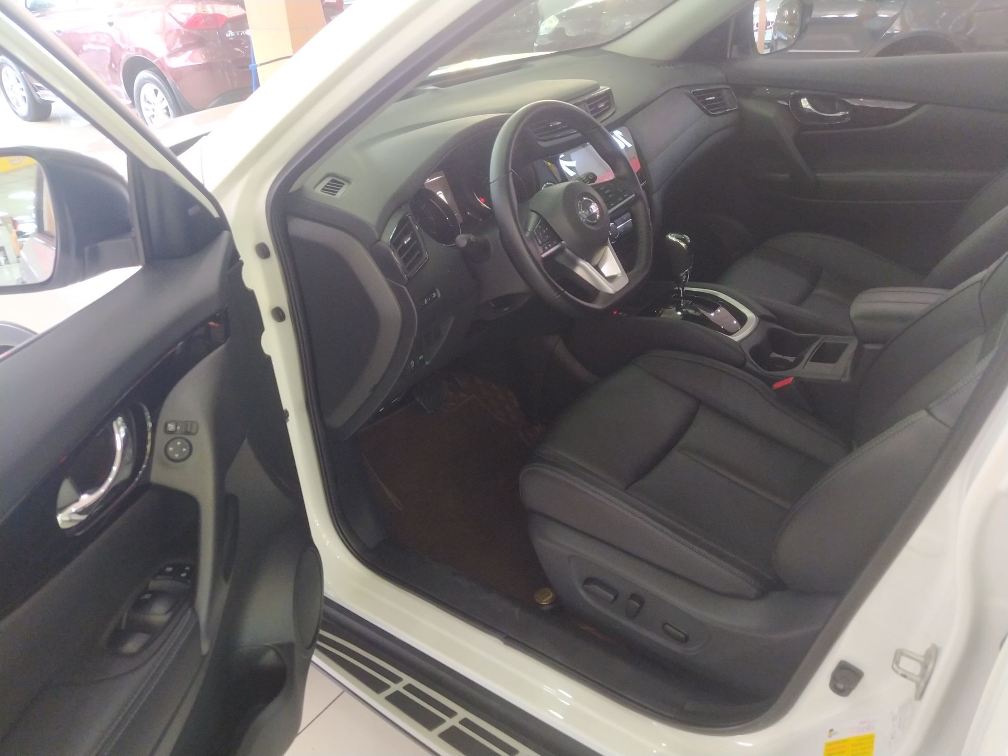 日产 奇骏 2021款 2.0L CVT 2WD XL ITS舒适纪念版