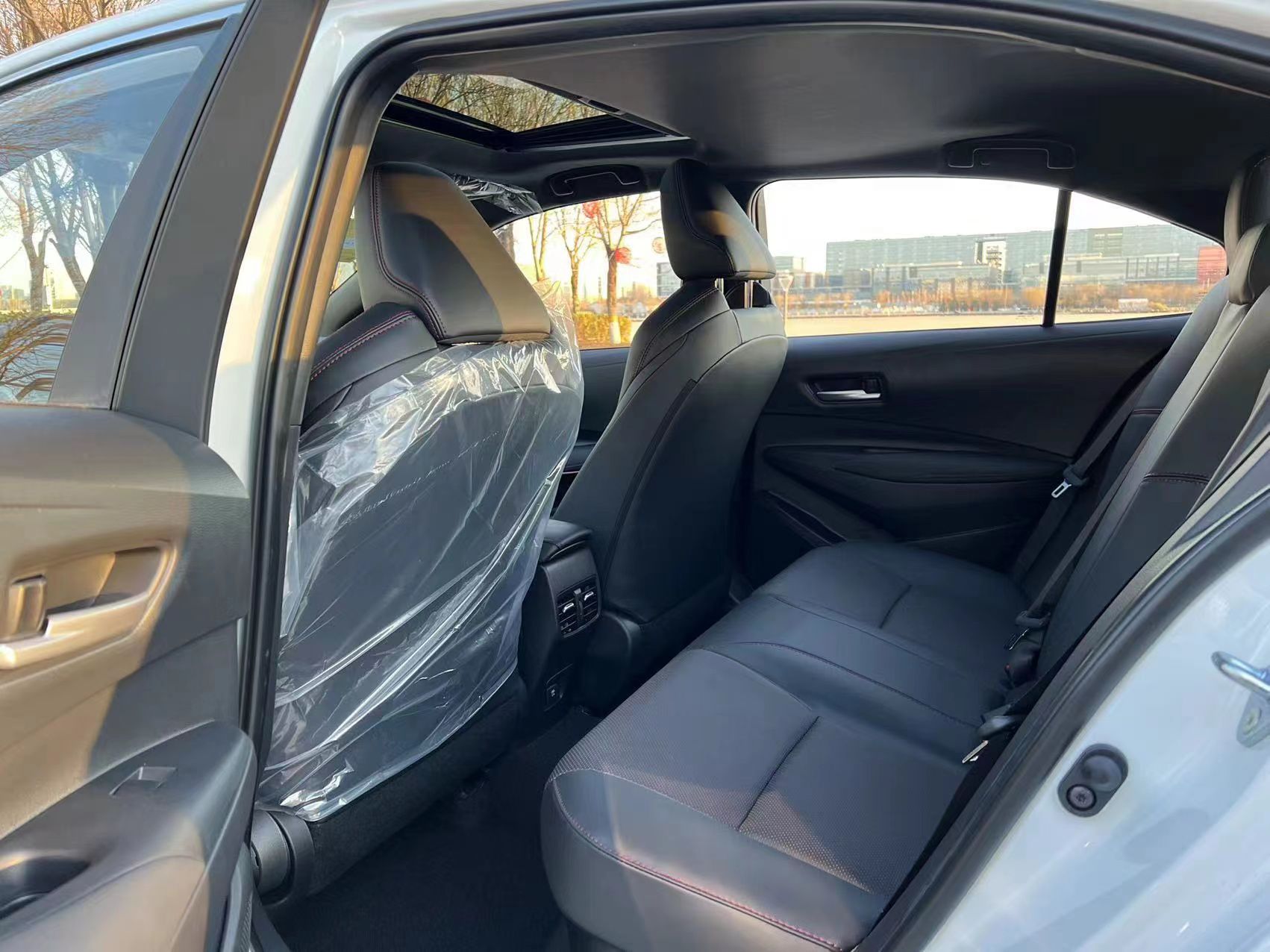 丰田 雷凌 2021款 双擎 1.8H E-CVT运动版