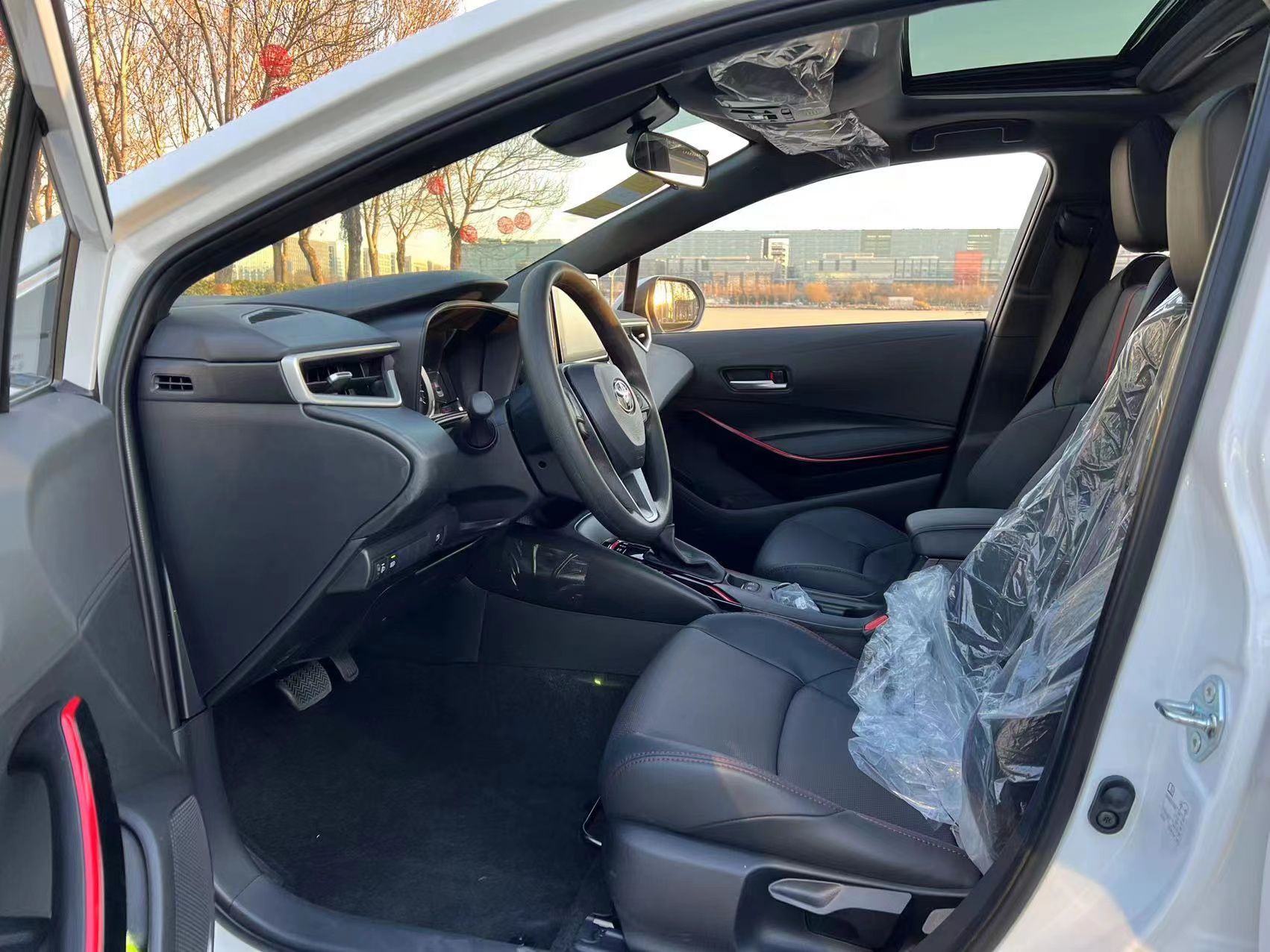 丰田 雷凌 2021款 双擎 1.8H E-CVT运动版