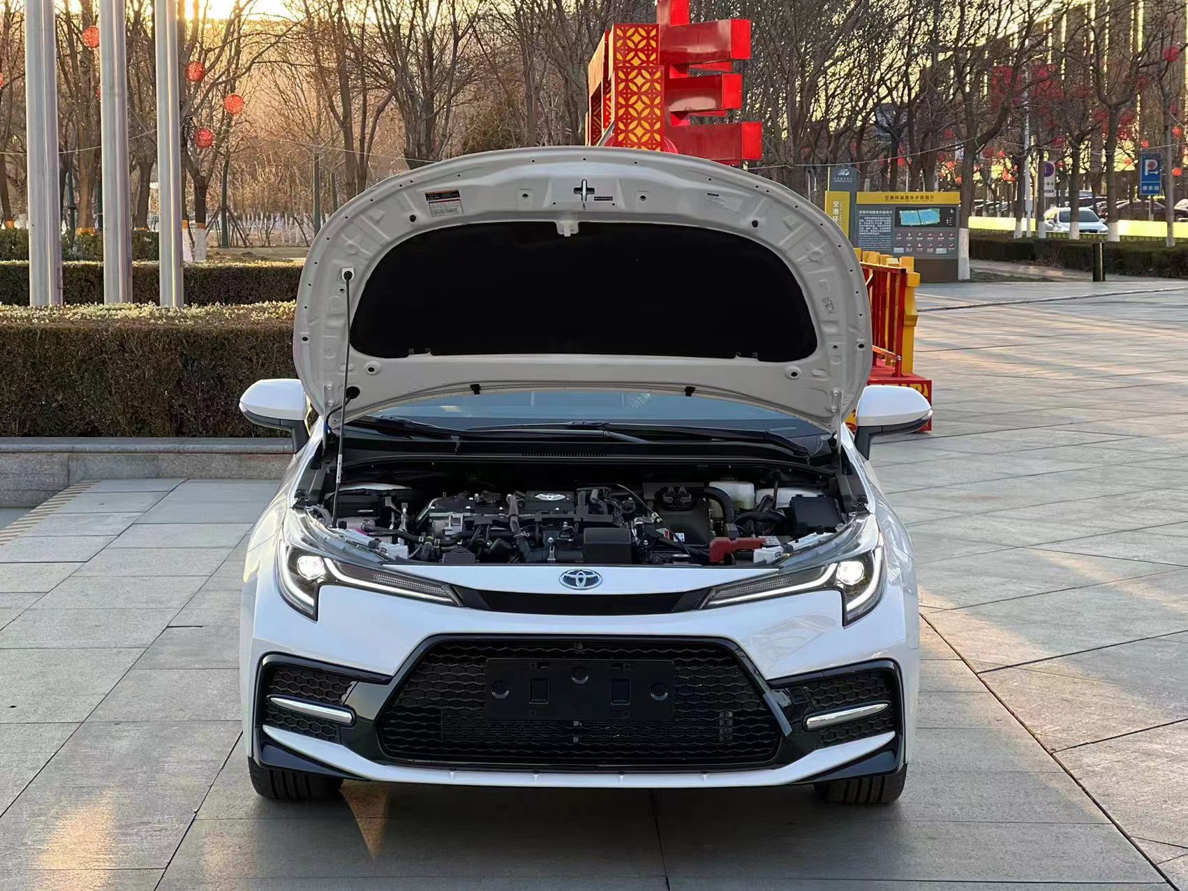 丰田 雷凌 2021款 双擎 1.8H E-CVT运动版