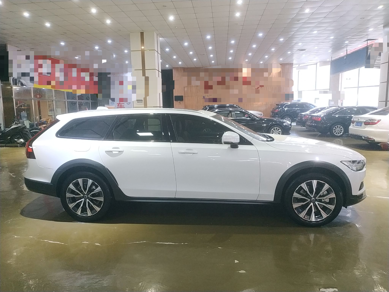 沃尔沃V90 2022款 Cross Country B5 AWD 智远版(进口)