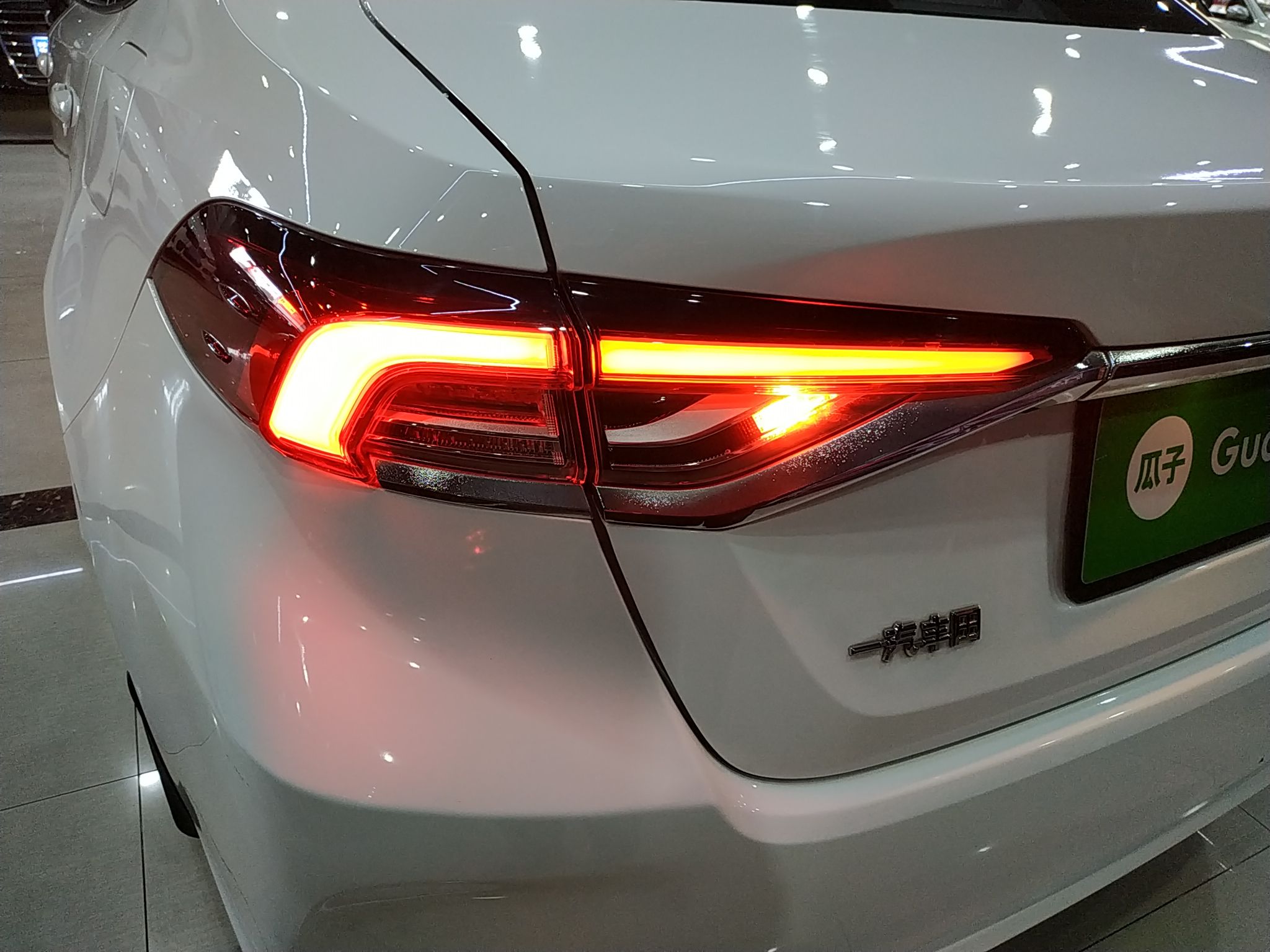 丰田 卡罗拉 2021款 双擎 1.8L E-CVT先锋版