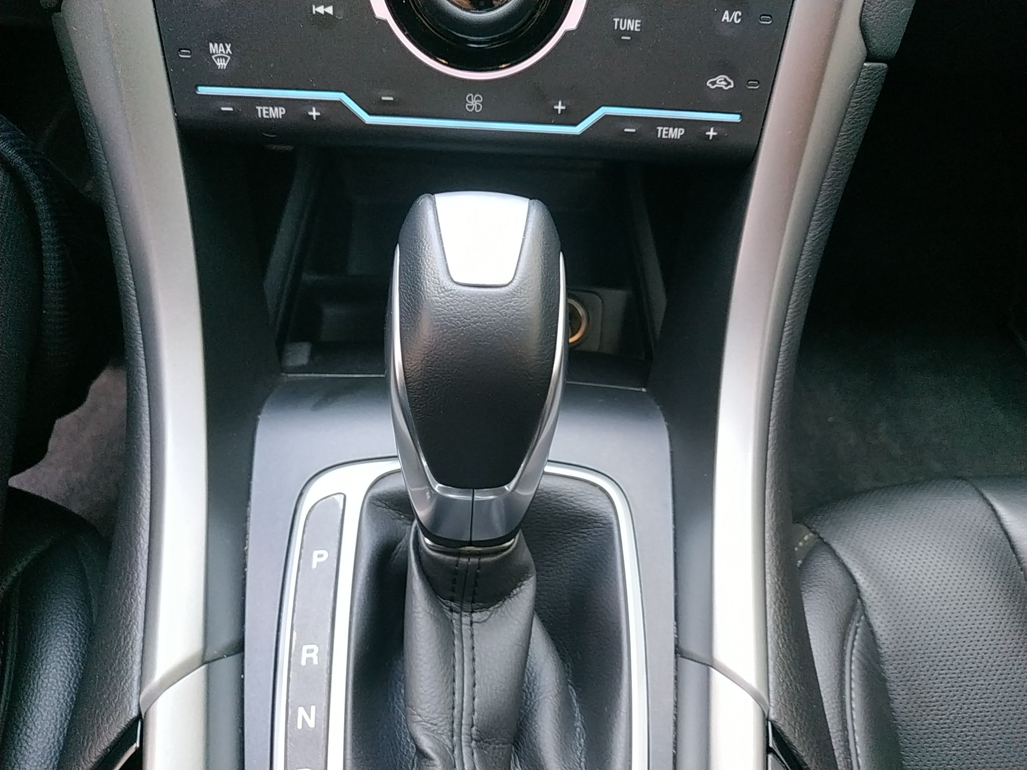 福特 蒙迪欧 2013款 2.0L GTDi240豪华运动型