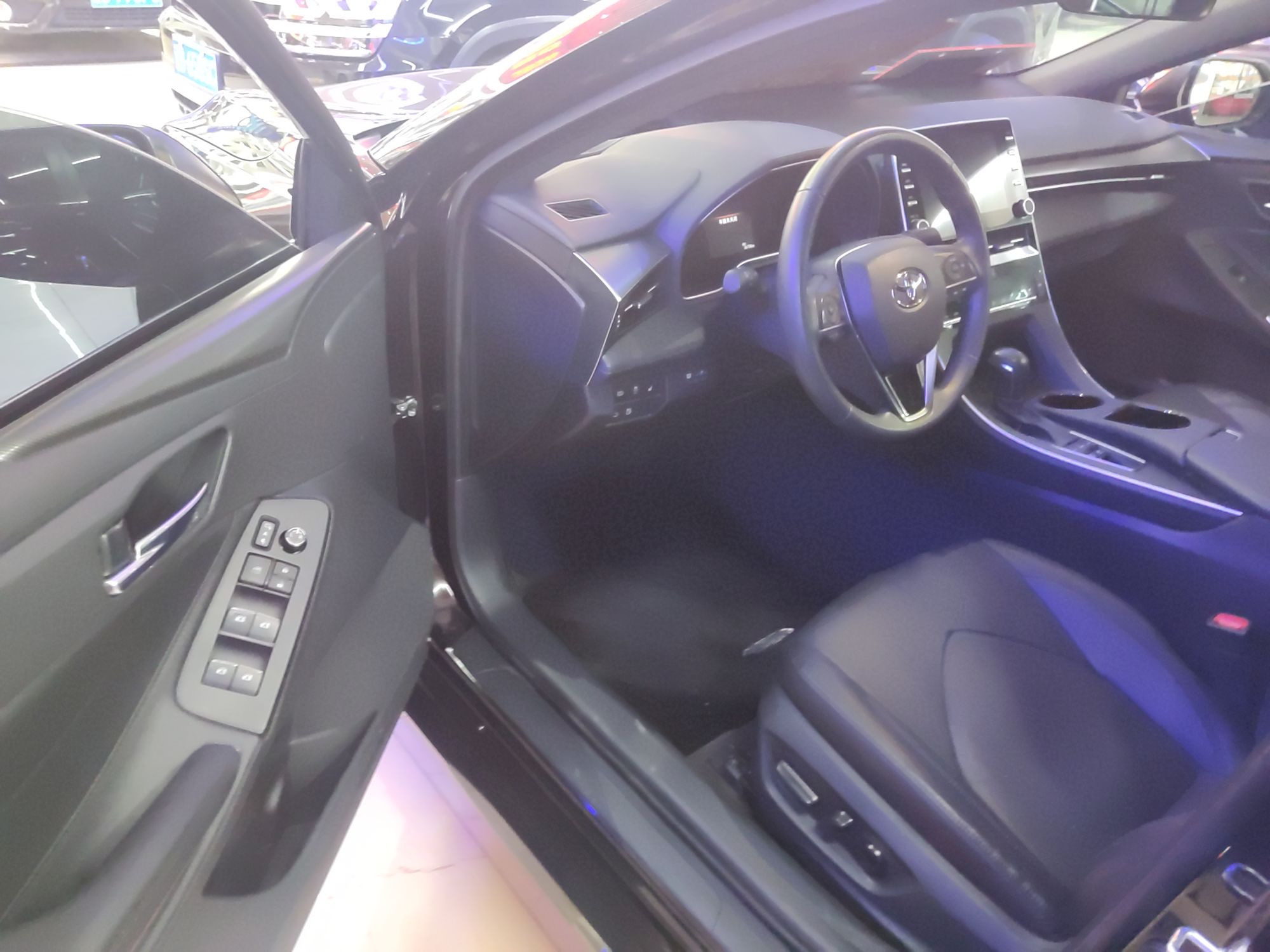 丰田 亚洲龙 2019款 双擎 2.5L 豪华版 国VI