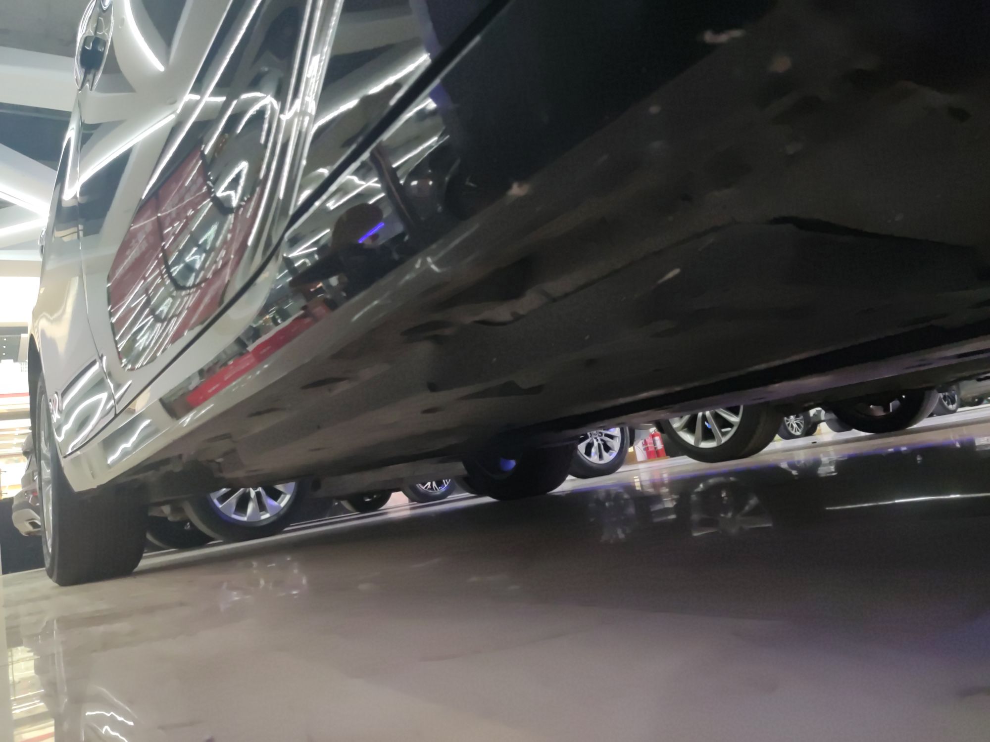 丰田 亚洲龙 2019款 双擎 2.5L 豪华版 国VI