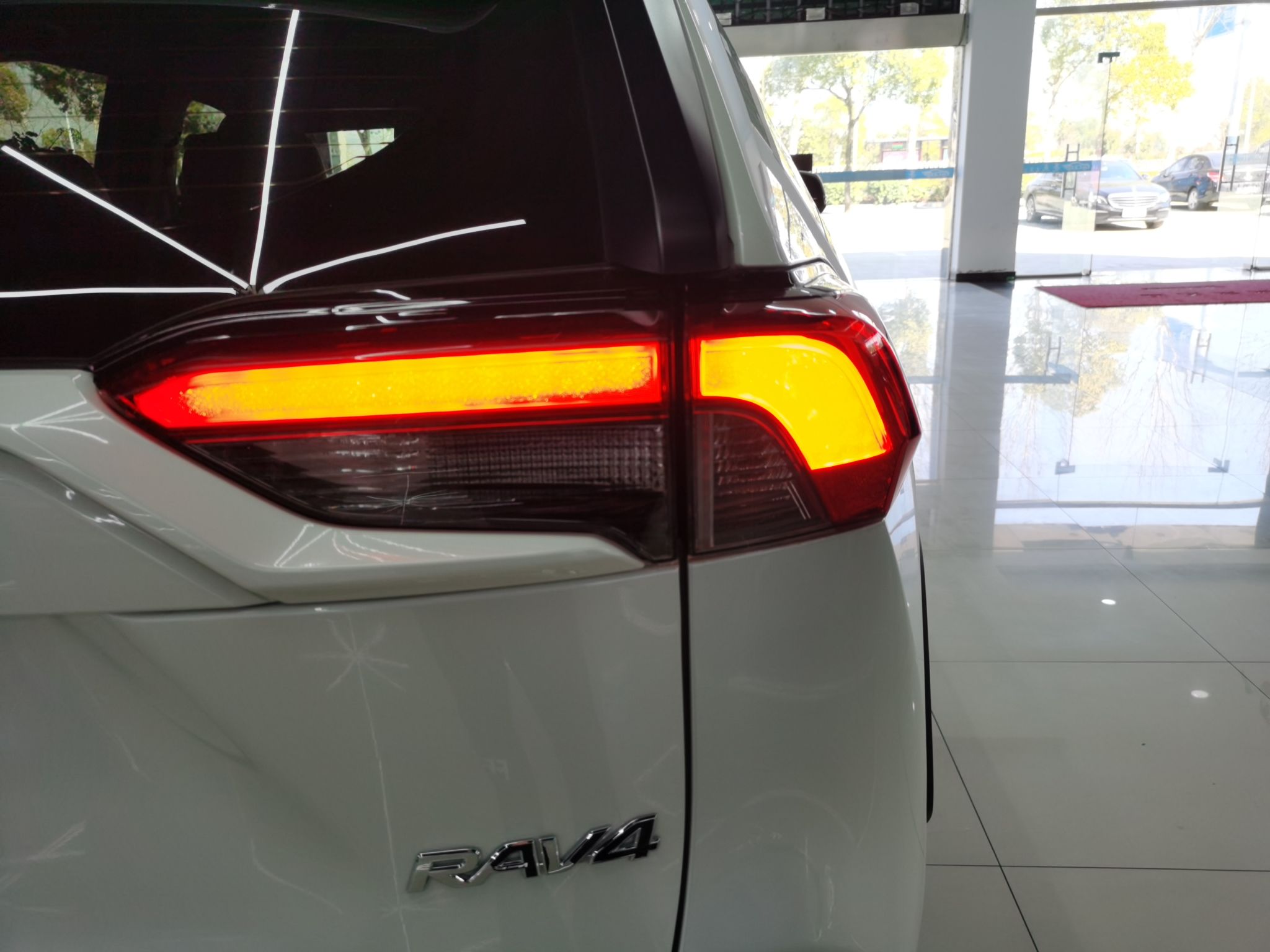 丰田 RAV4 2020款 2.0L CVT两驱都市版