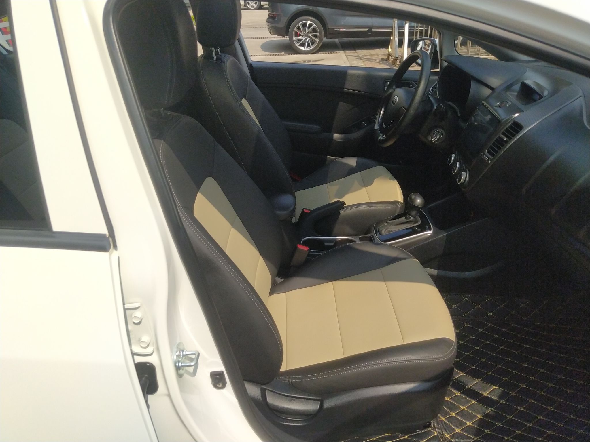 起亚K3 2016款 1.6L 自动天窗版