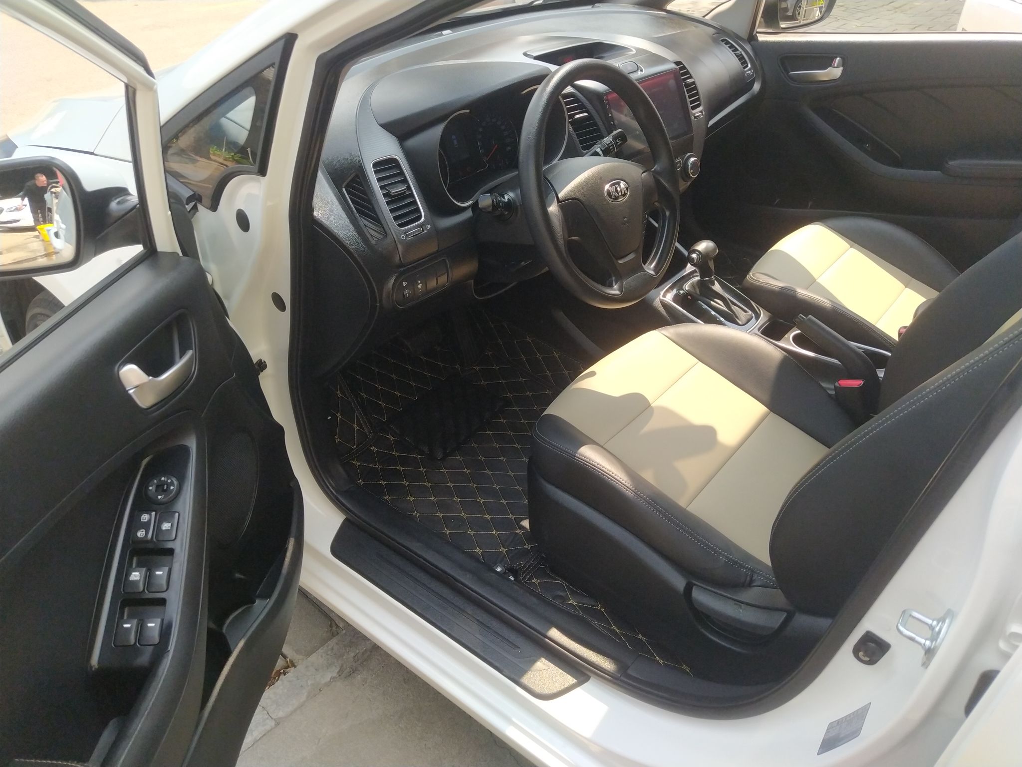 起亚K3 2016款 1.6L 自动天窗版