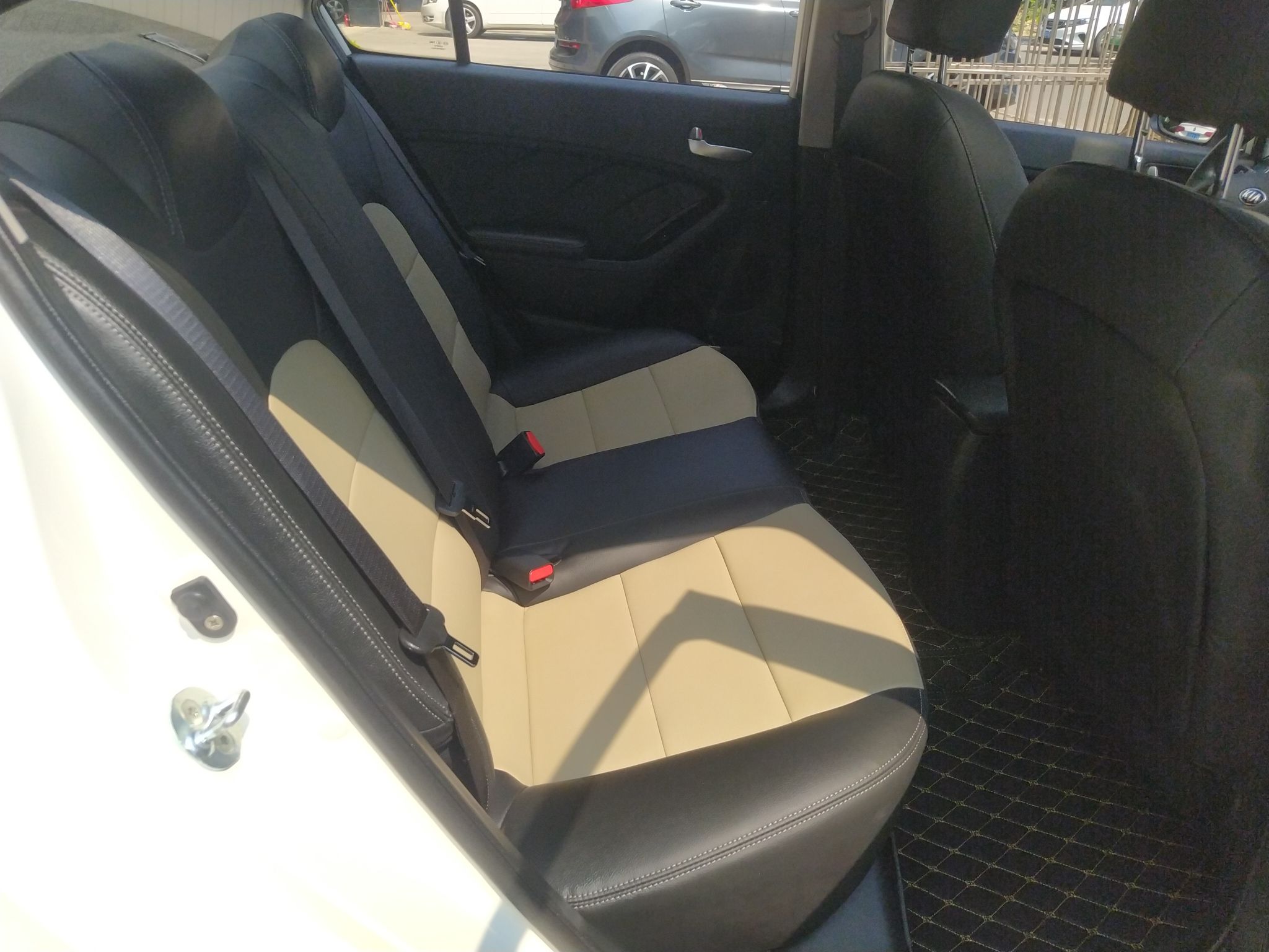 起亚K3 2016款 1.6L 自动天窗版