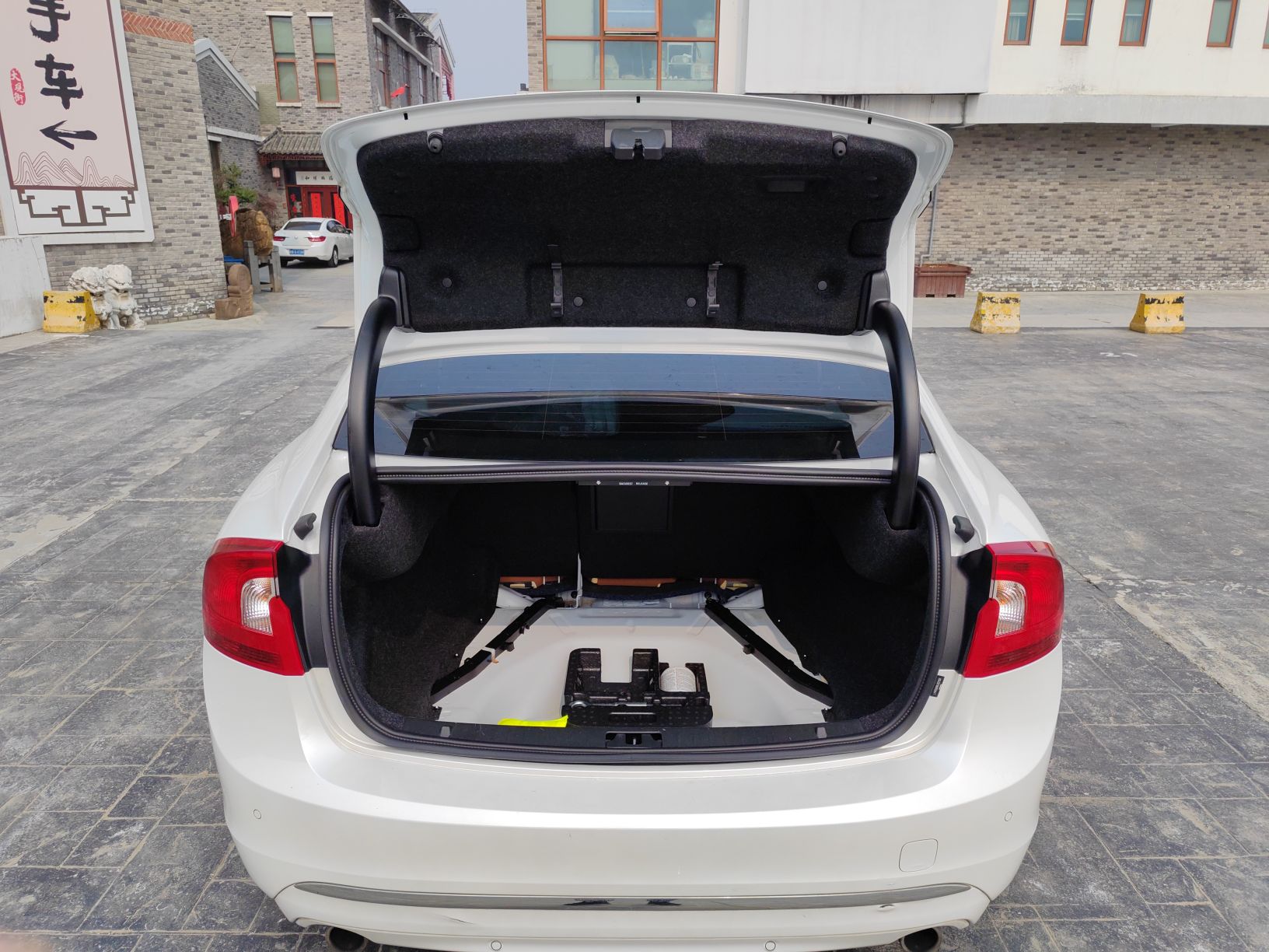 沃尔沃S60L 2019款 S60L 改款 T5 智进进阶版