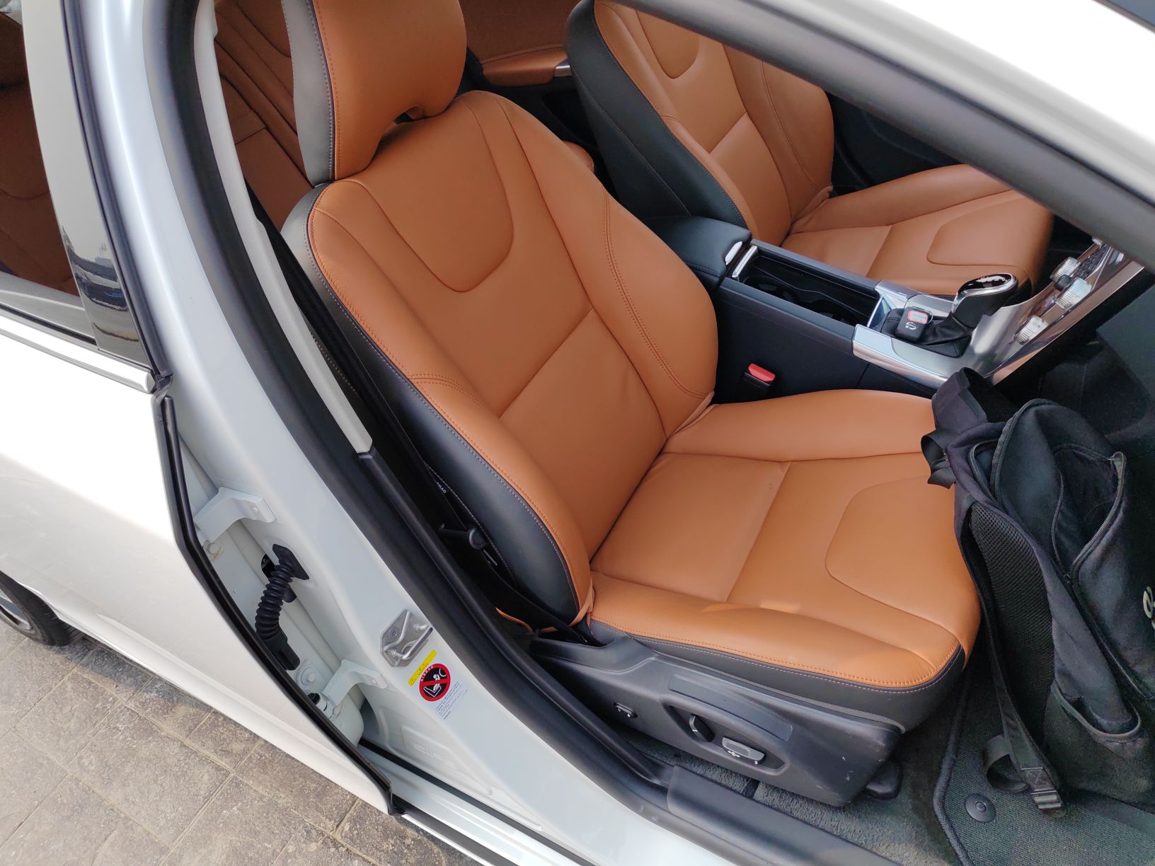 沃尔沃S60L 2019款 S60L 改款 T5 智进进阶版