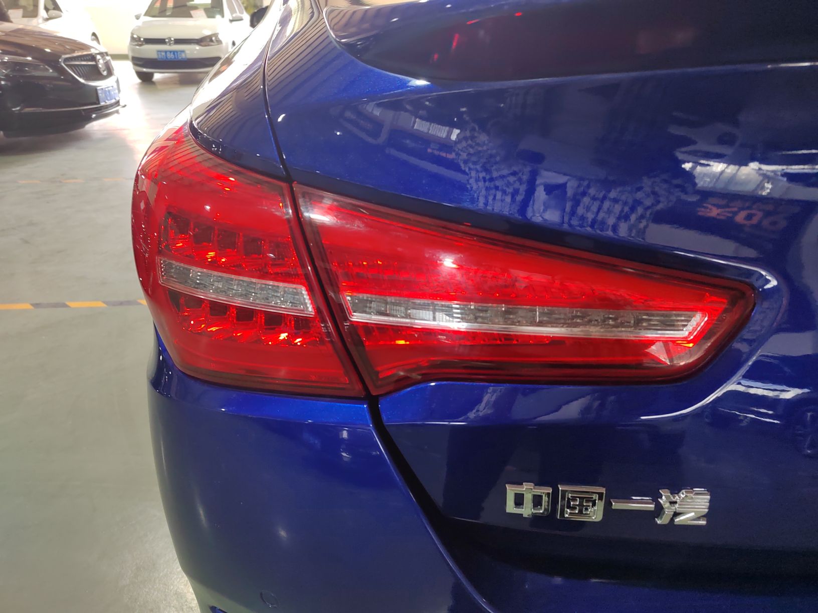 红旗H5 2020款 1.8T 自动智联旗韵版