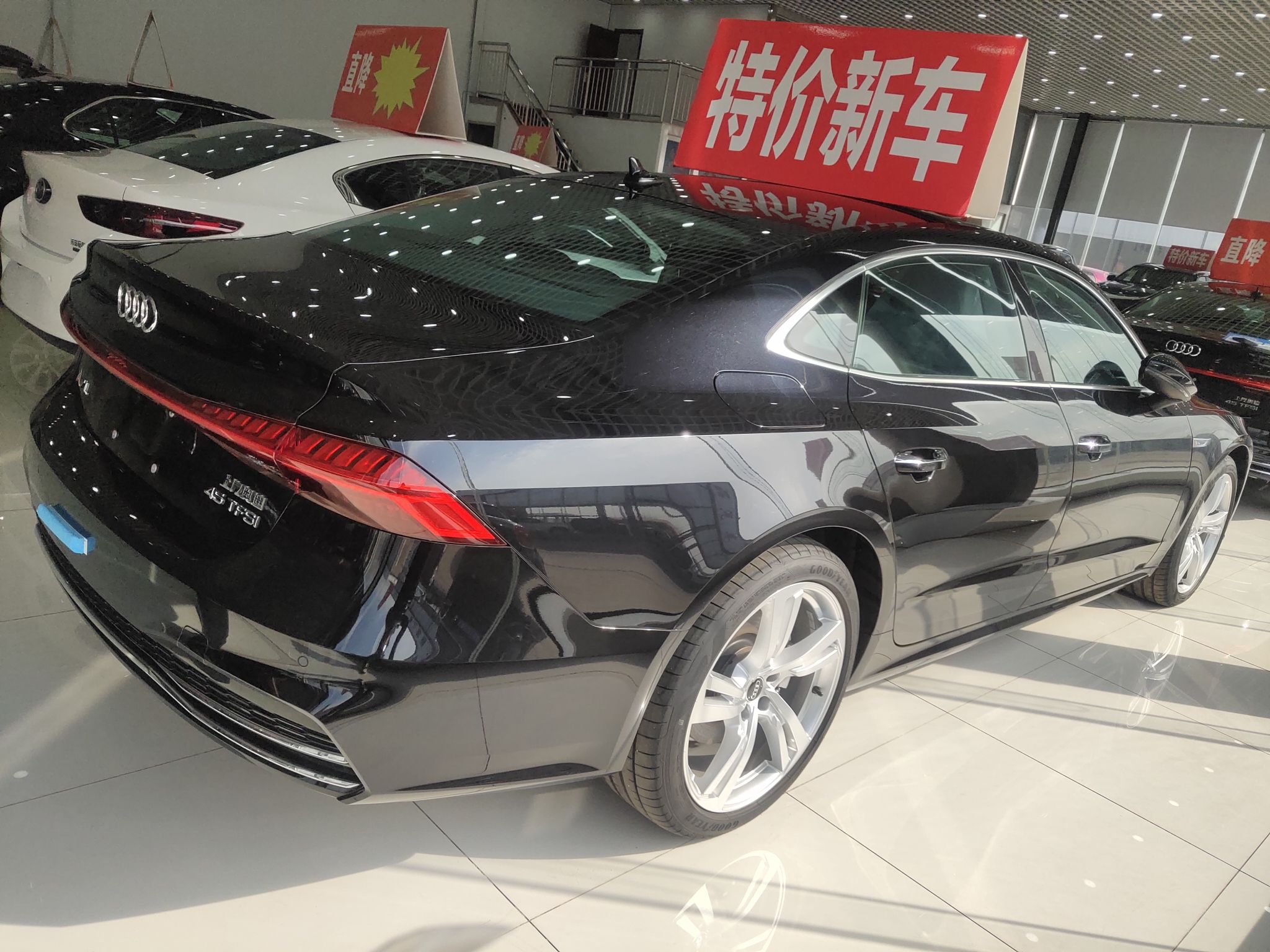 奥迪A7L 2022款 45 TFSI S-line 筑梦未来版