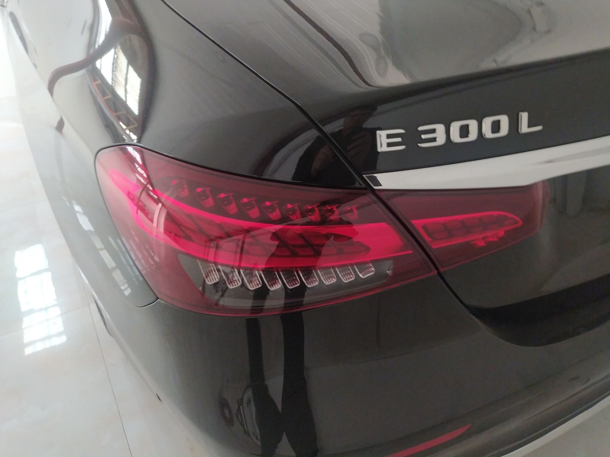 奔驰E级 2022款 改款三 E 300 L 运动豪华型