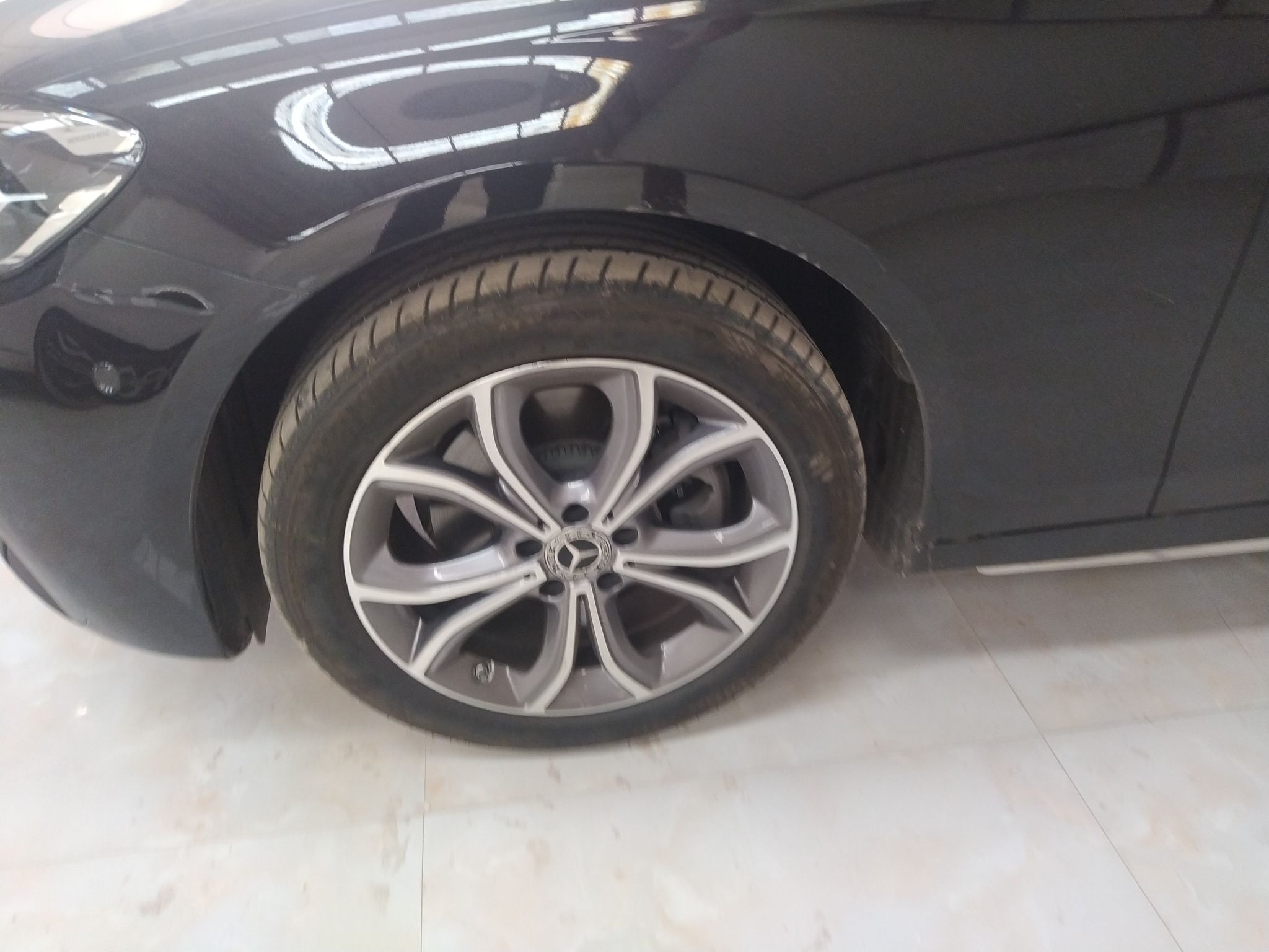 奔驰E级 2022款 改款三 E 300 L 运动豪华型