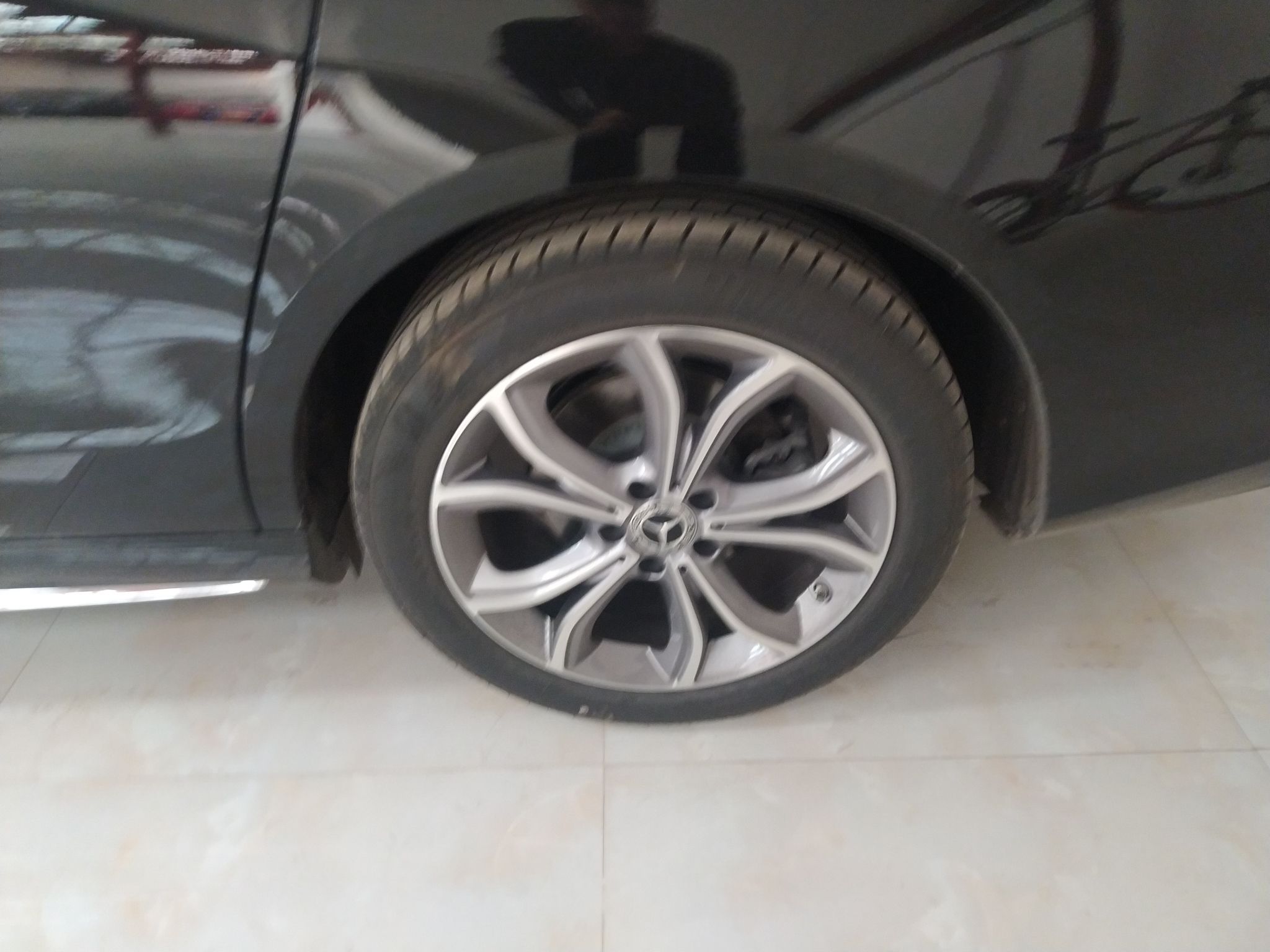 奔驰E级 2022款 改款三 E 300 L 运动豪华型