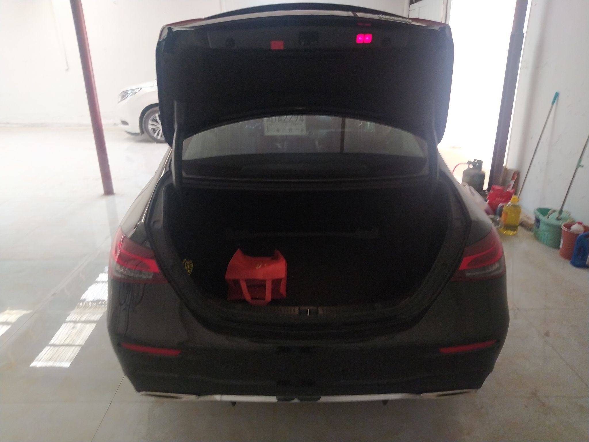 奔驰E级 2022款 改款三 E 300 L 运动豪华型