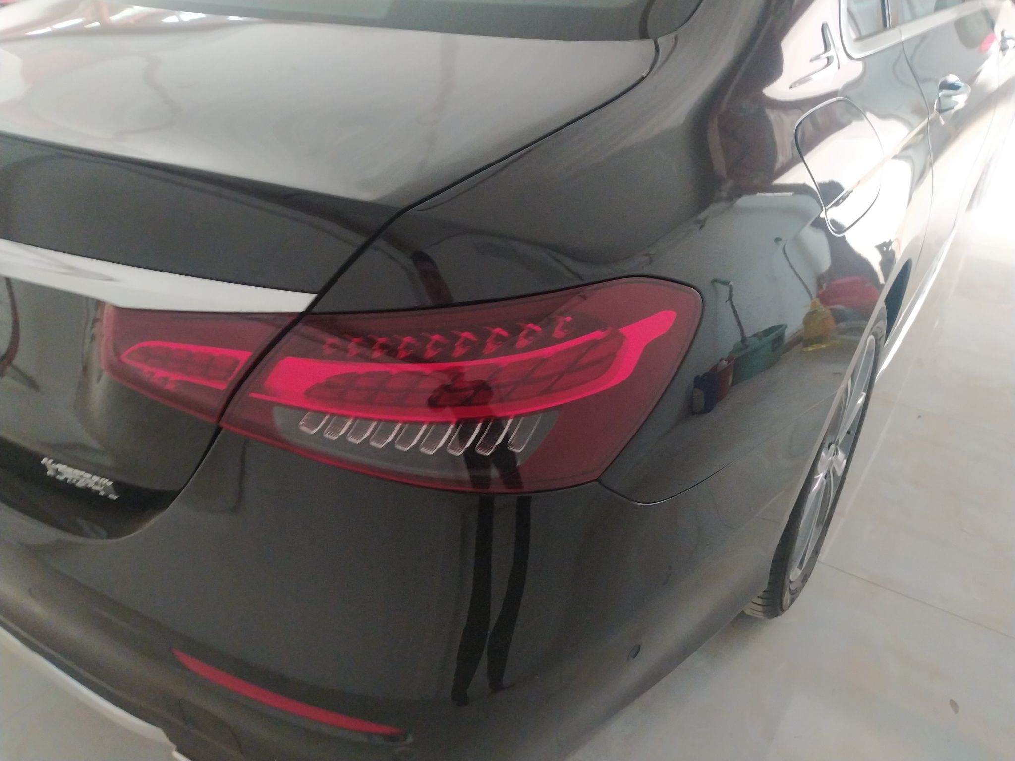 奔驰E级 2022款 改款三 E 300 L 运动豪华型