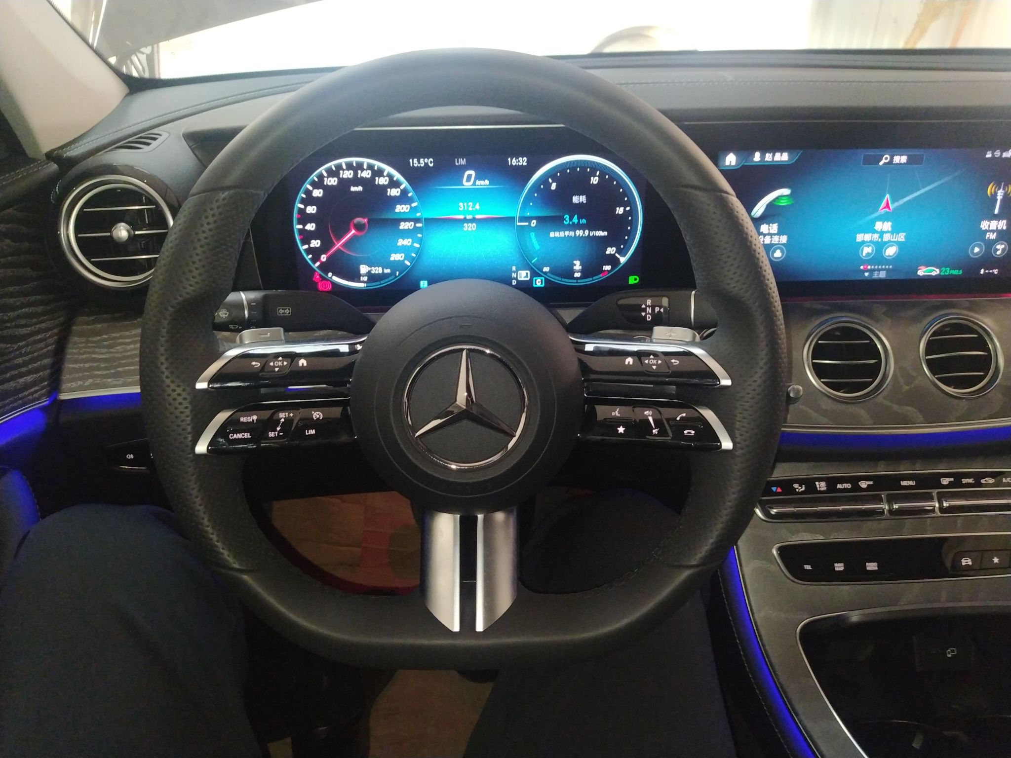 奔驰E级 2022款 改款三 E 300 L 运动豪华型