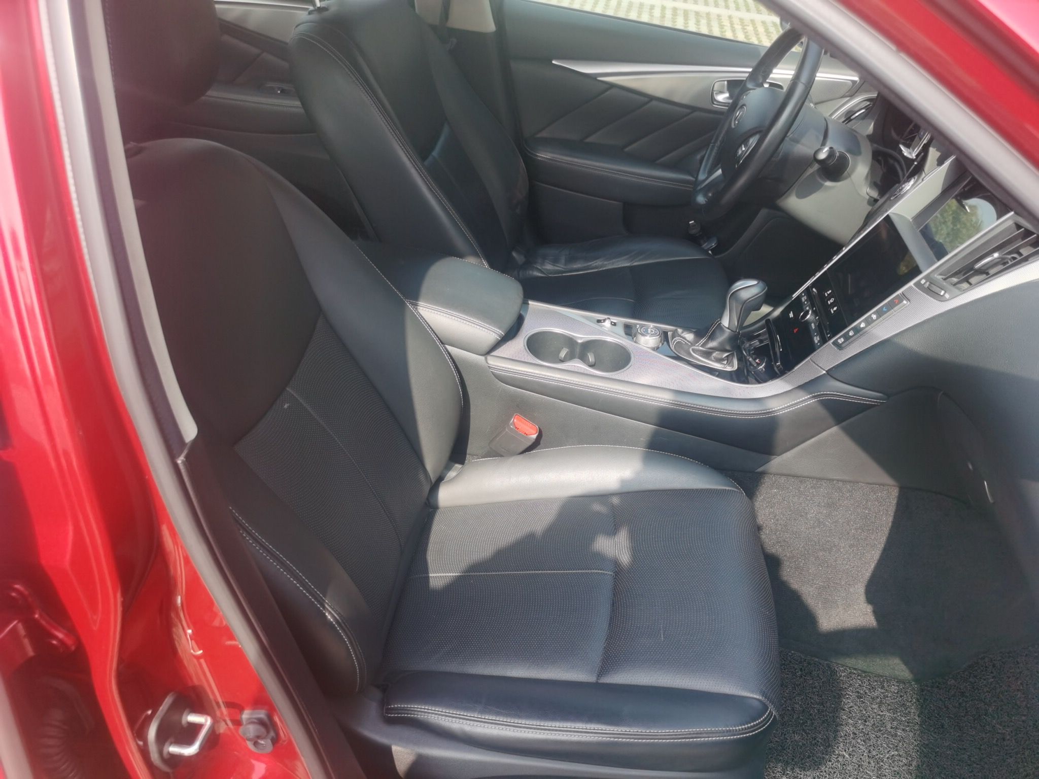 英菲尼迪Q50L 2015款 2.0T 悦享版