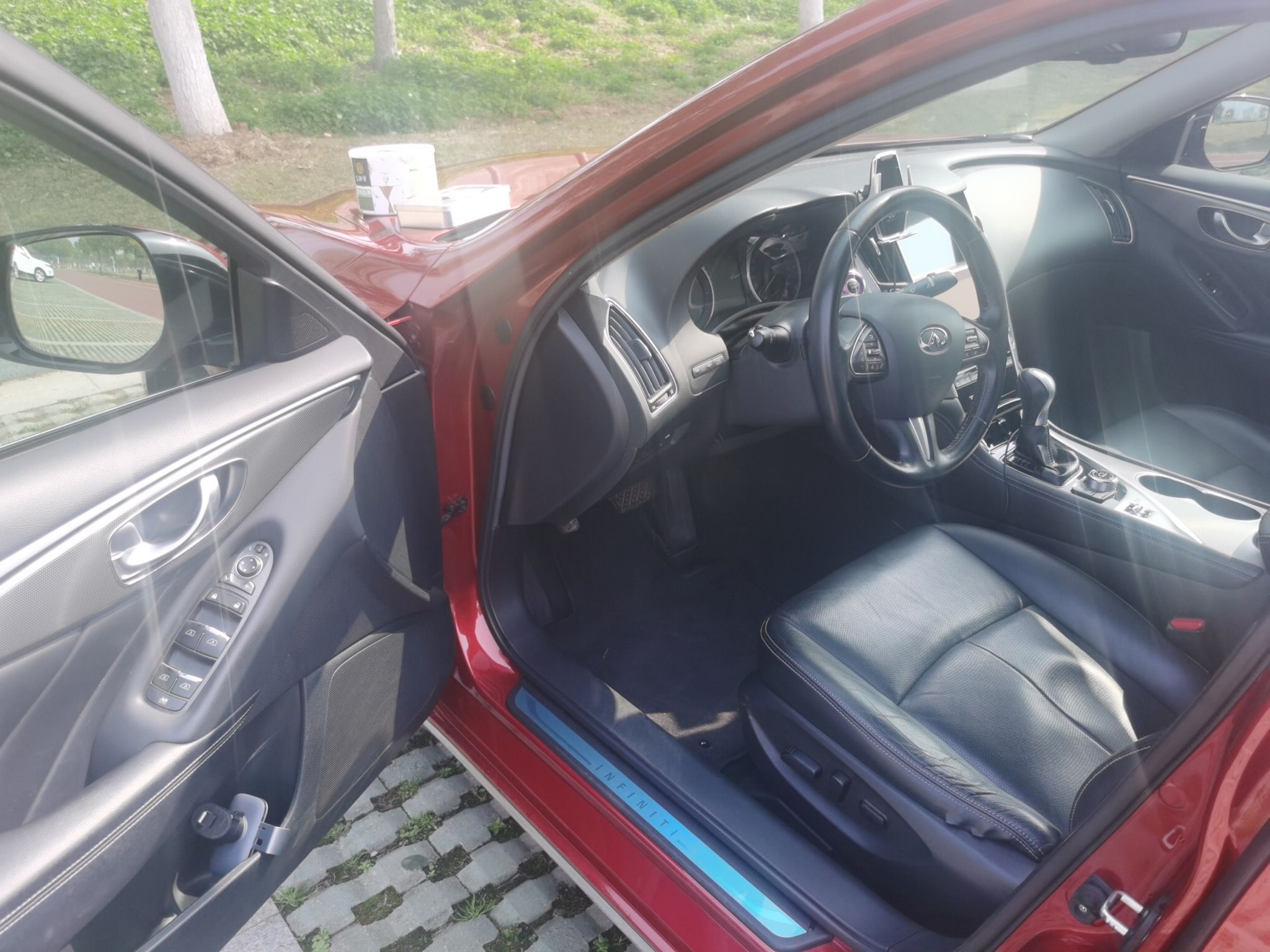 英菲尼迪Q50L 2015款 2.0T 悦享版