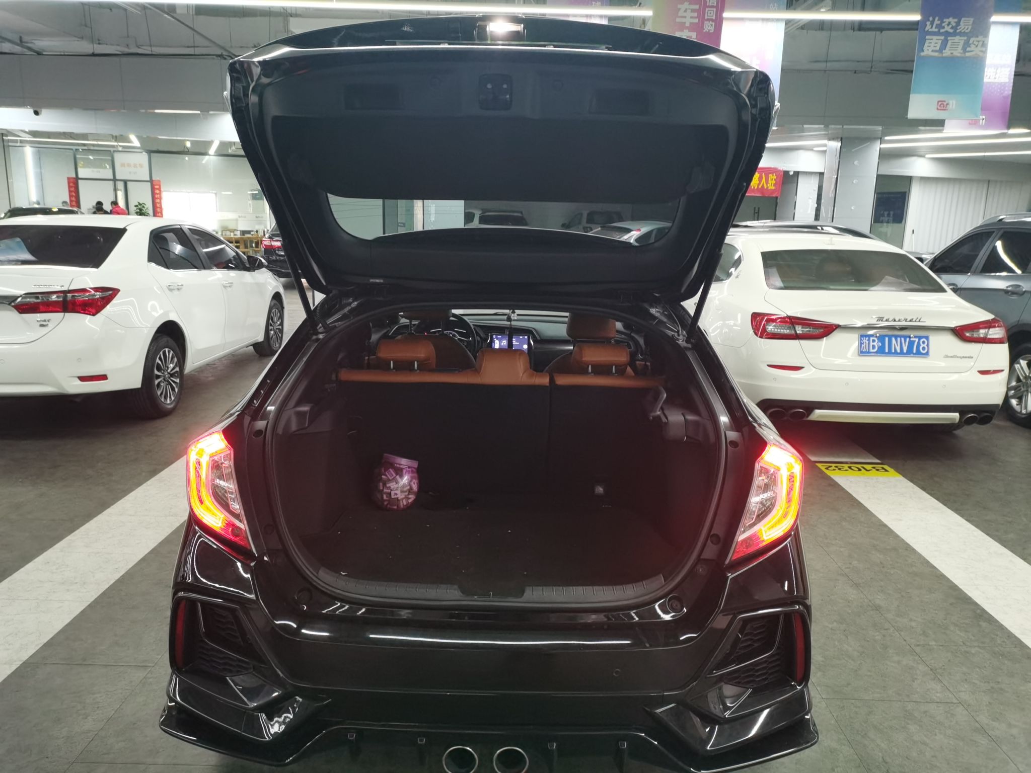 本田 思域 2021款 HATCHBACK 220TURBO CVT潮酷控