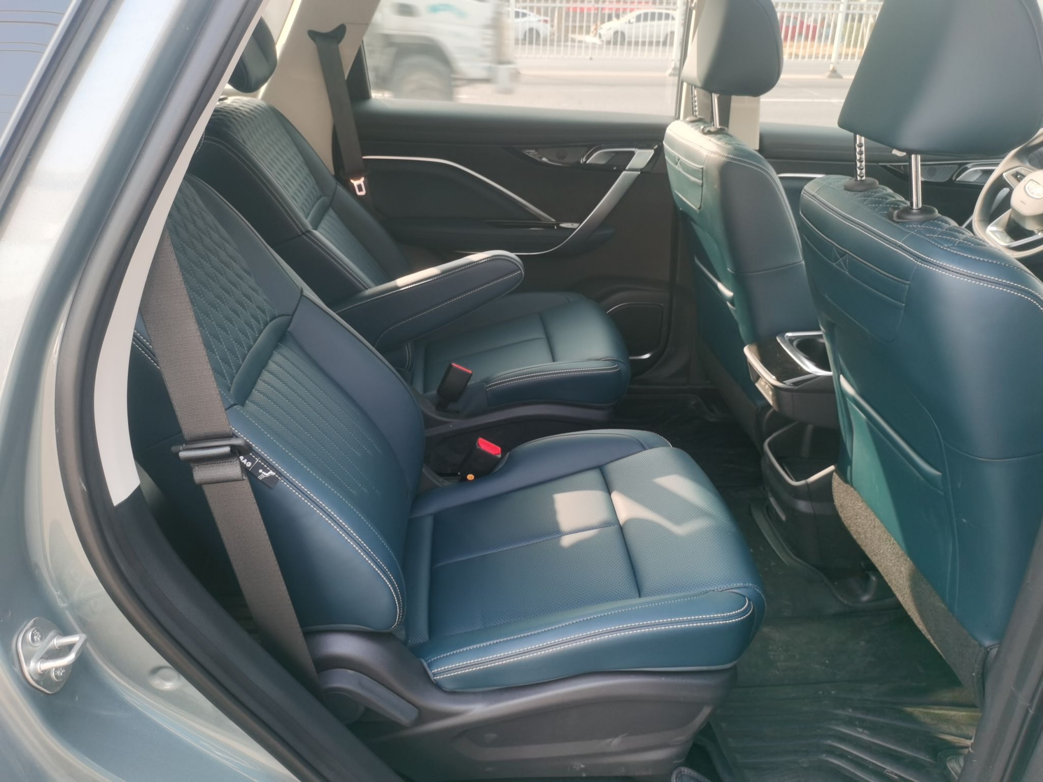 吉利汽车 2023款 嘉际L 1.5TD DCT尊贵型