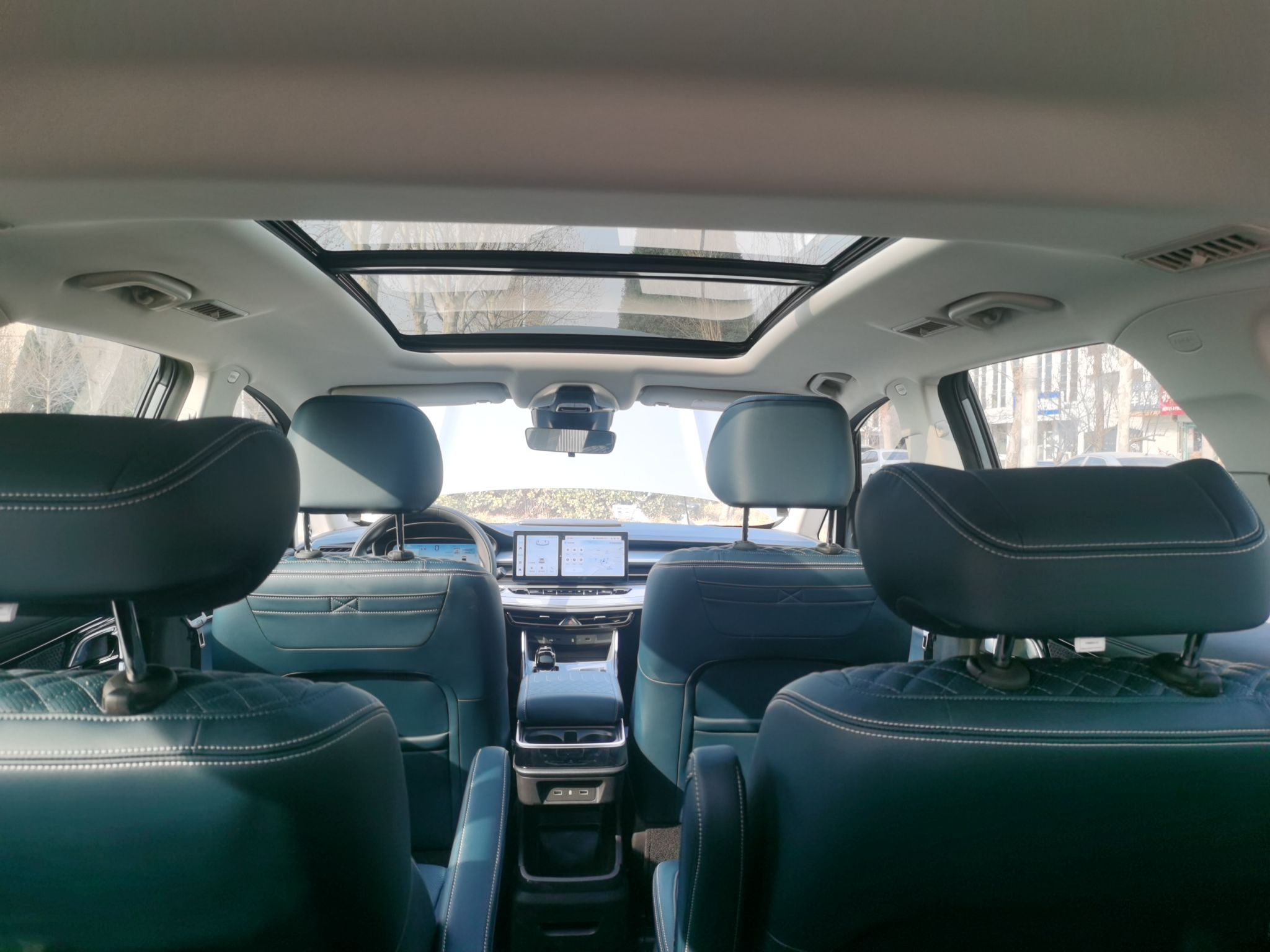 吉利汽车 2023款 嘉际L 1.5TD DCT尊贵型