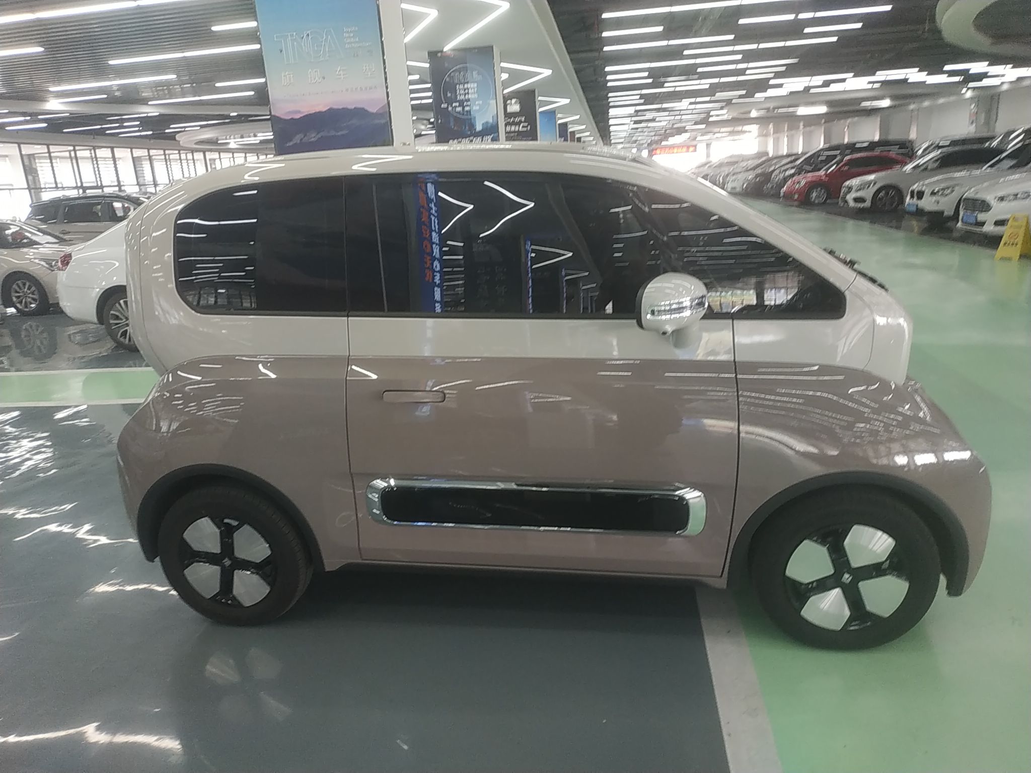 宝骏KiWi EV 2023款 智奢版 三元理