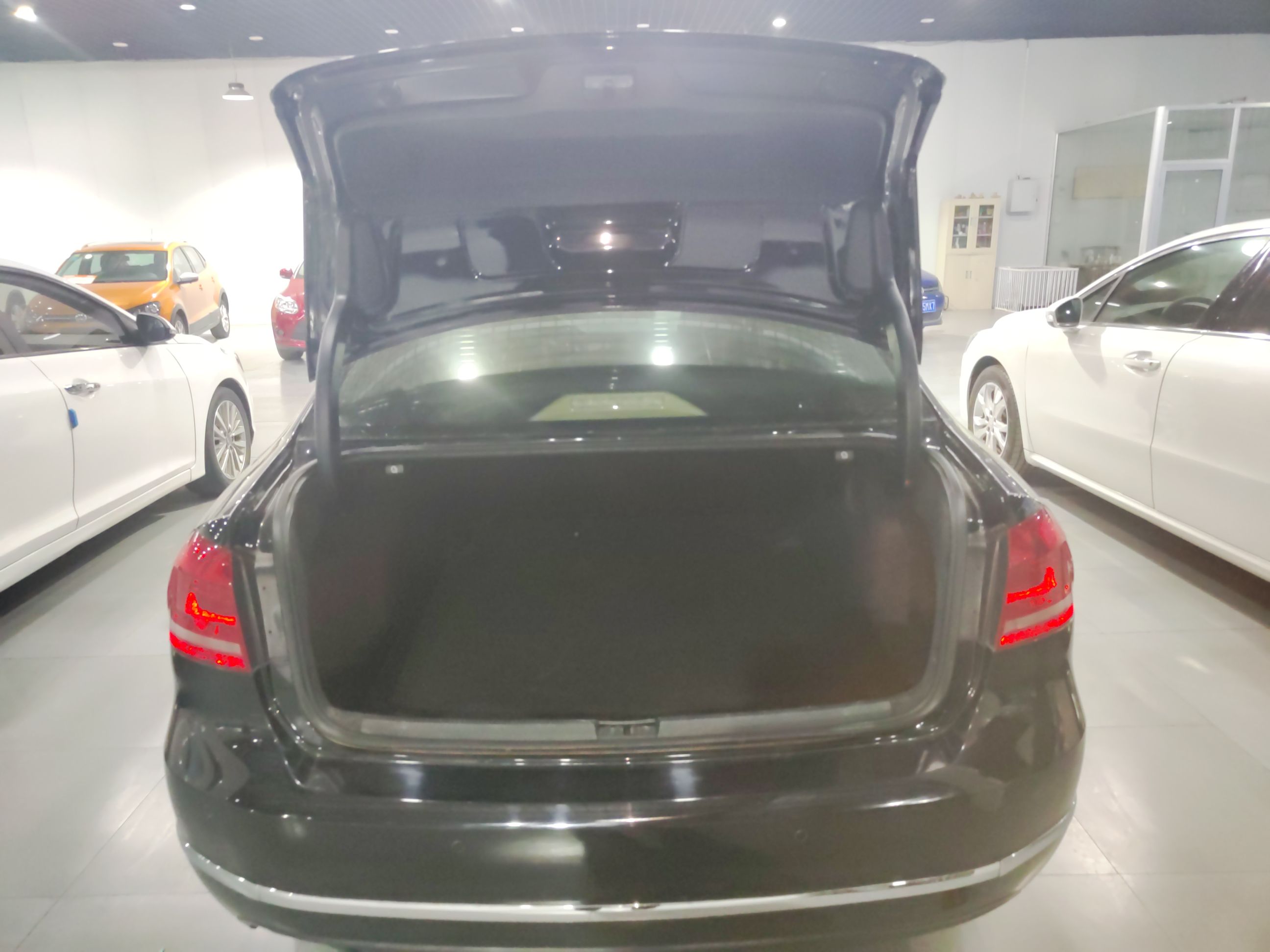 大众 帕萨特 2015款 1.8TSI DSG尊荣版