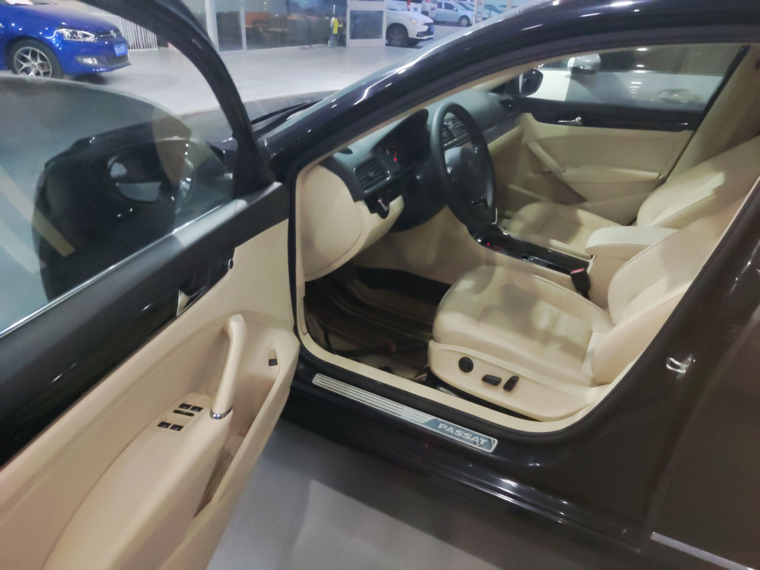 大众 帕萨特 2015款 1.8TSI DSG尊荣版