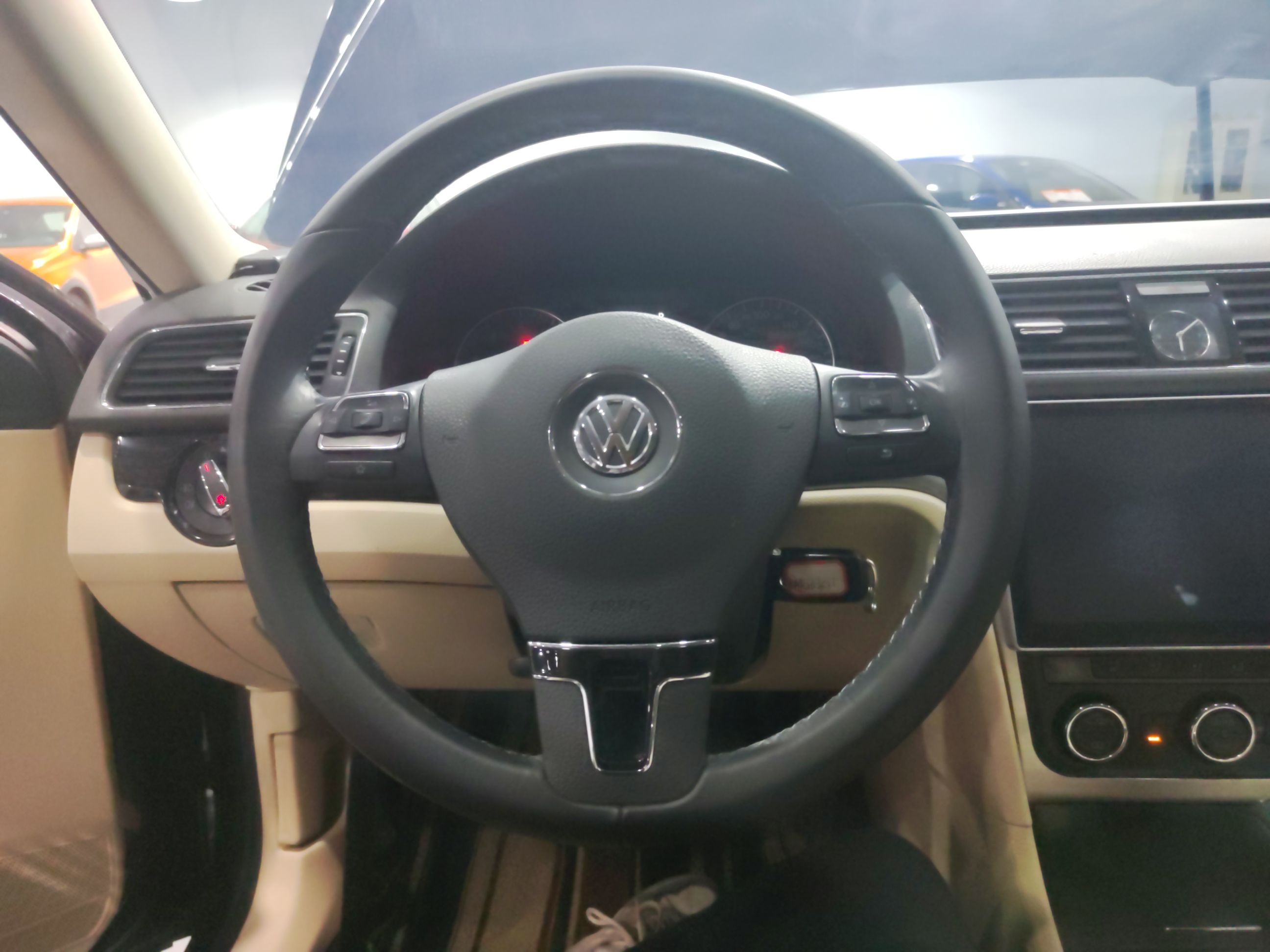 大众 帕萨特 2015款 1.8TSI DSG尊荣版