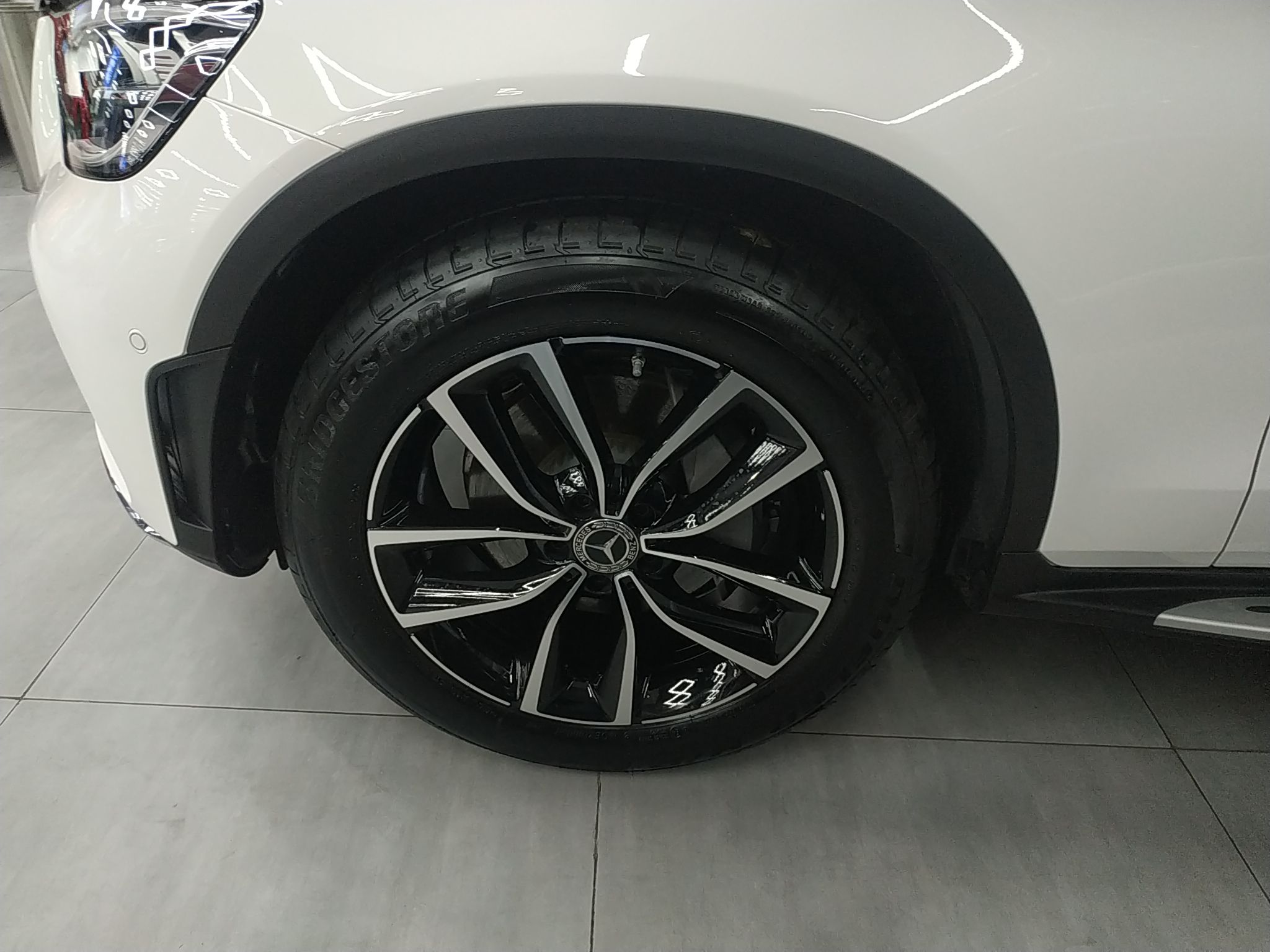 奔驰GLC级 2020款 改款 GLC 260 L 4MATIC 豪华型