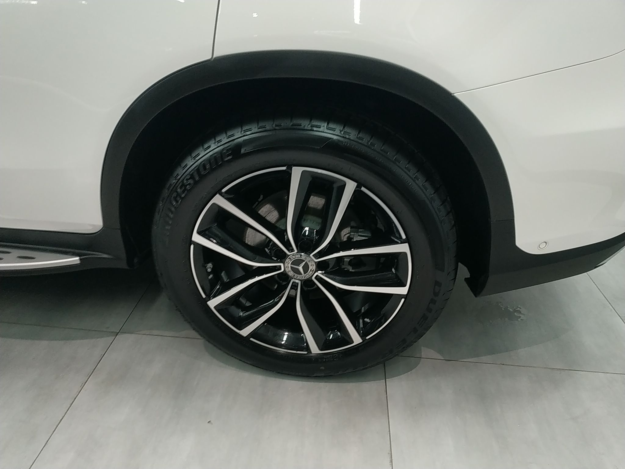 奔驰GLC级 2020款 改款 GLC 260 L 4MATIC 豪华型