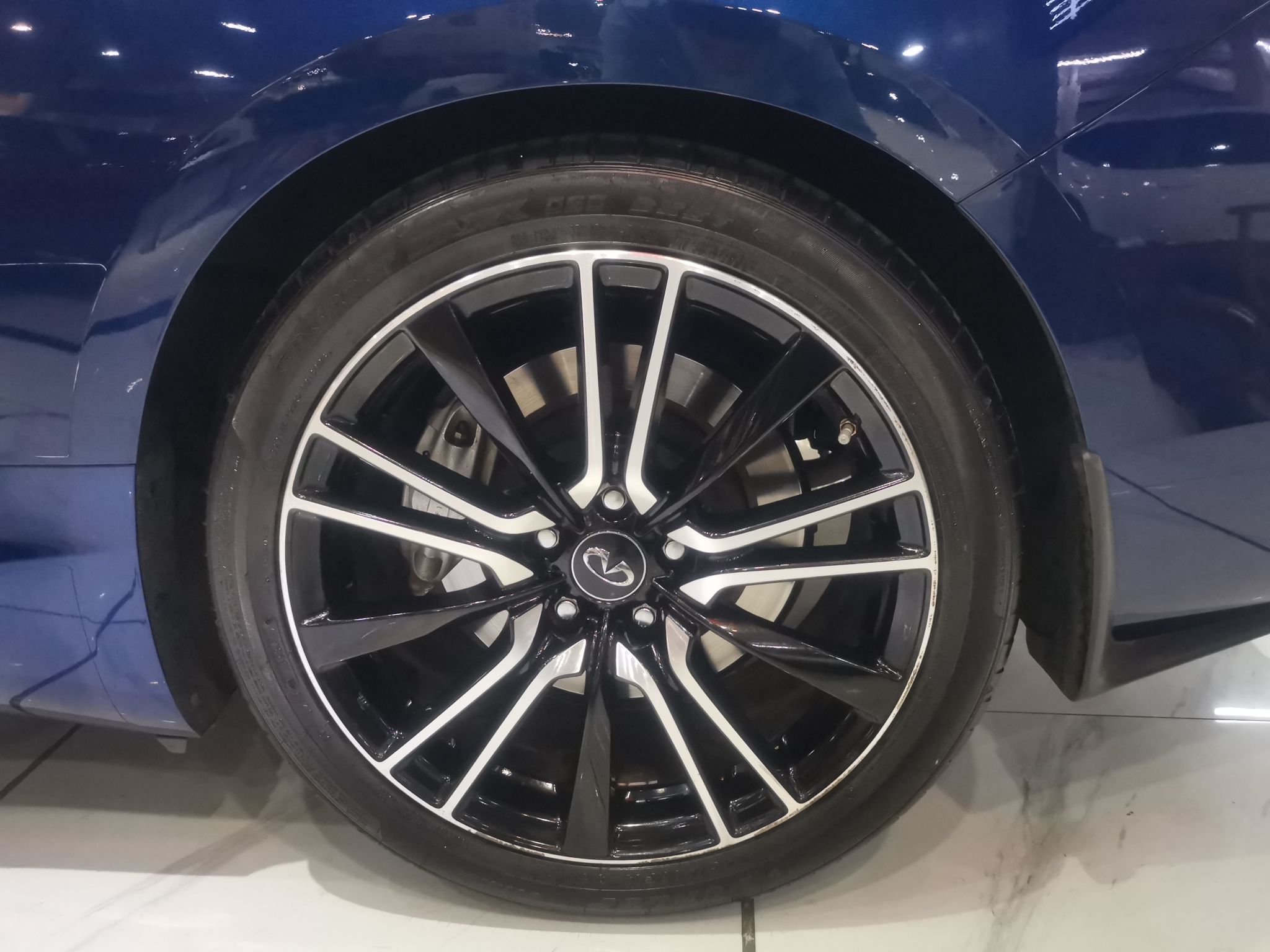 英菲尼迪Q60 2019款 S 2.0T 豪华运动版(进口)