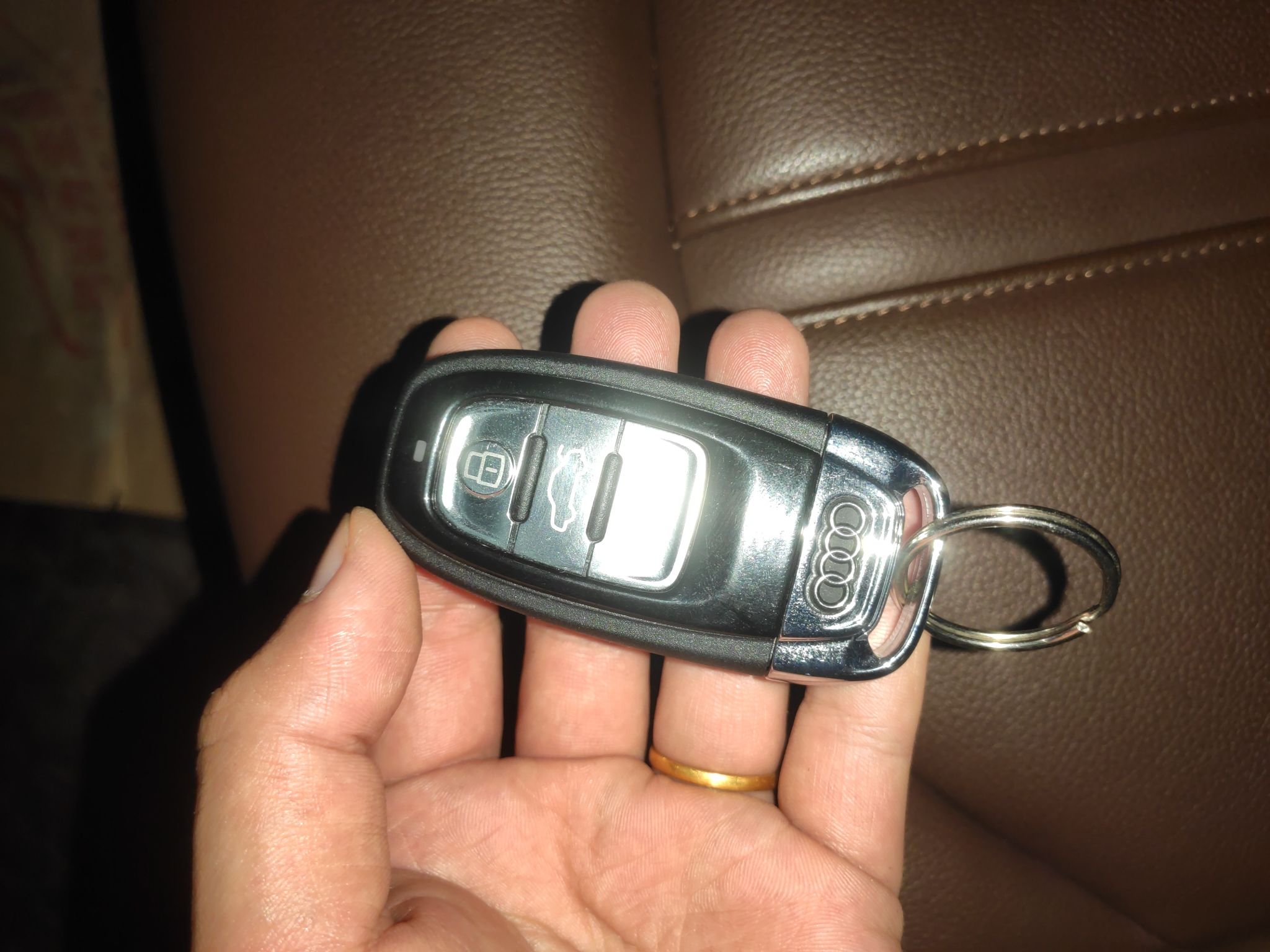 奥迪A8L 2013款 A8L 45 TFSI quattro舒适型(进口)