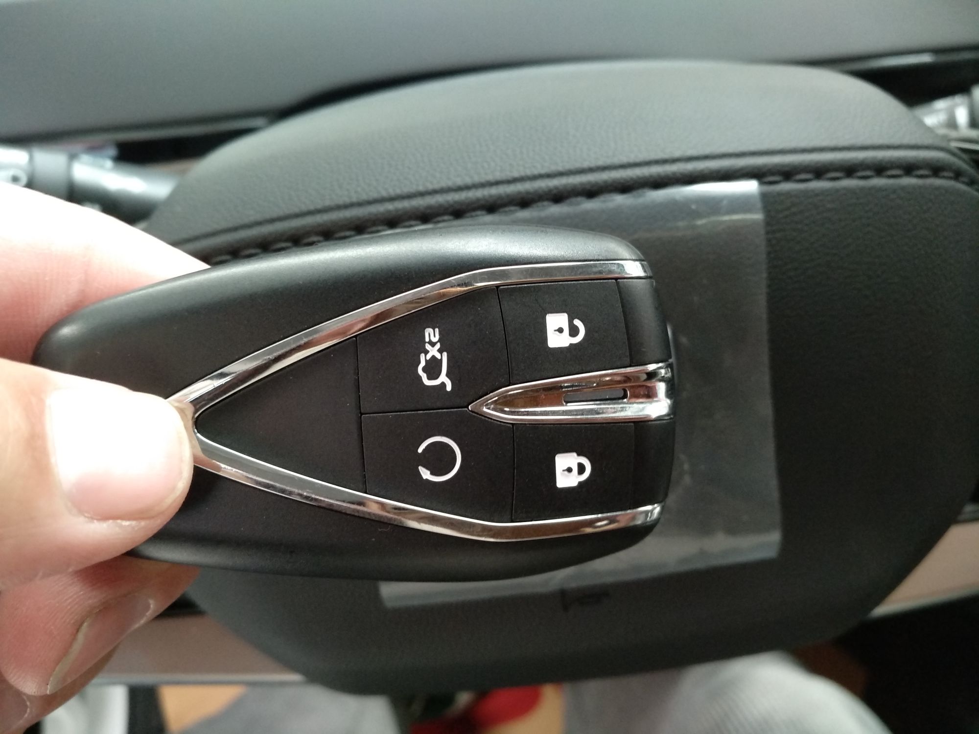 长安UNI-K新能源 2022款 蓝鲸iDD 1.5T 卓越型